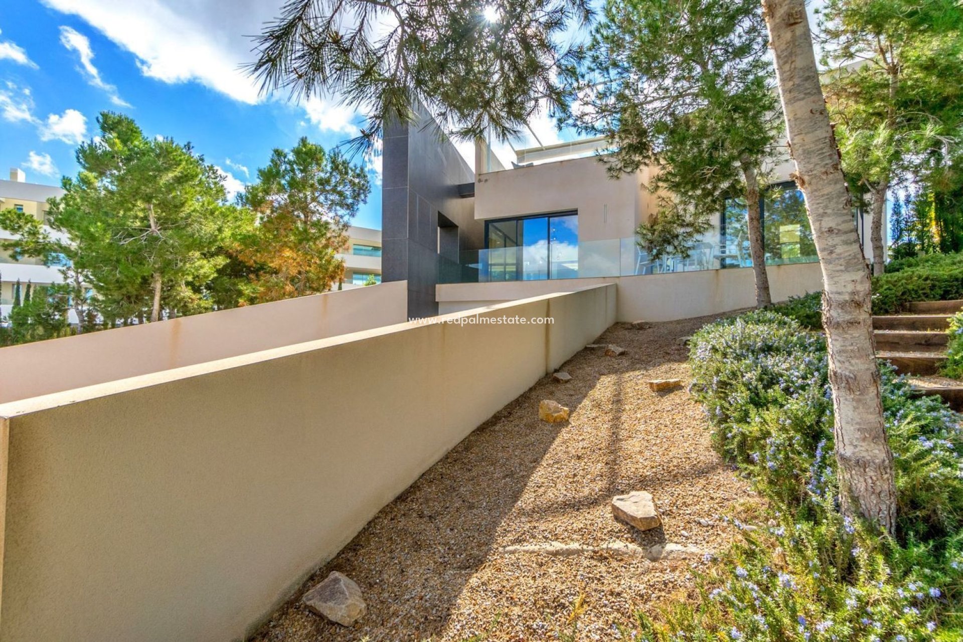 Resale - Villa -
Orihuela Costa - Las Colinas Golf