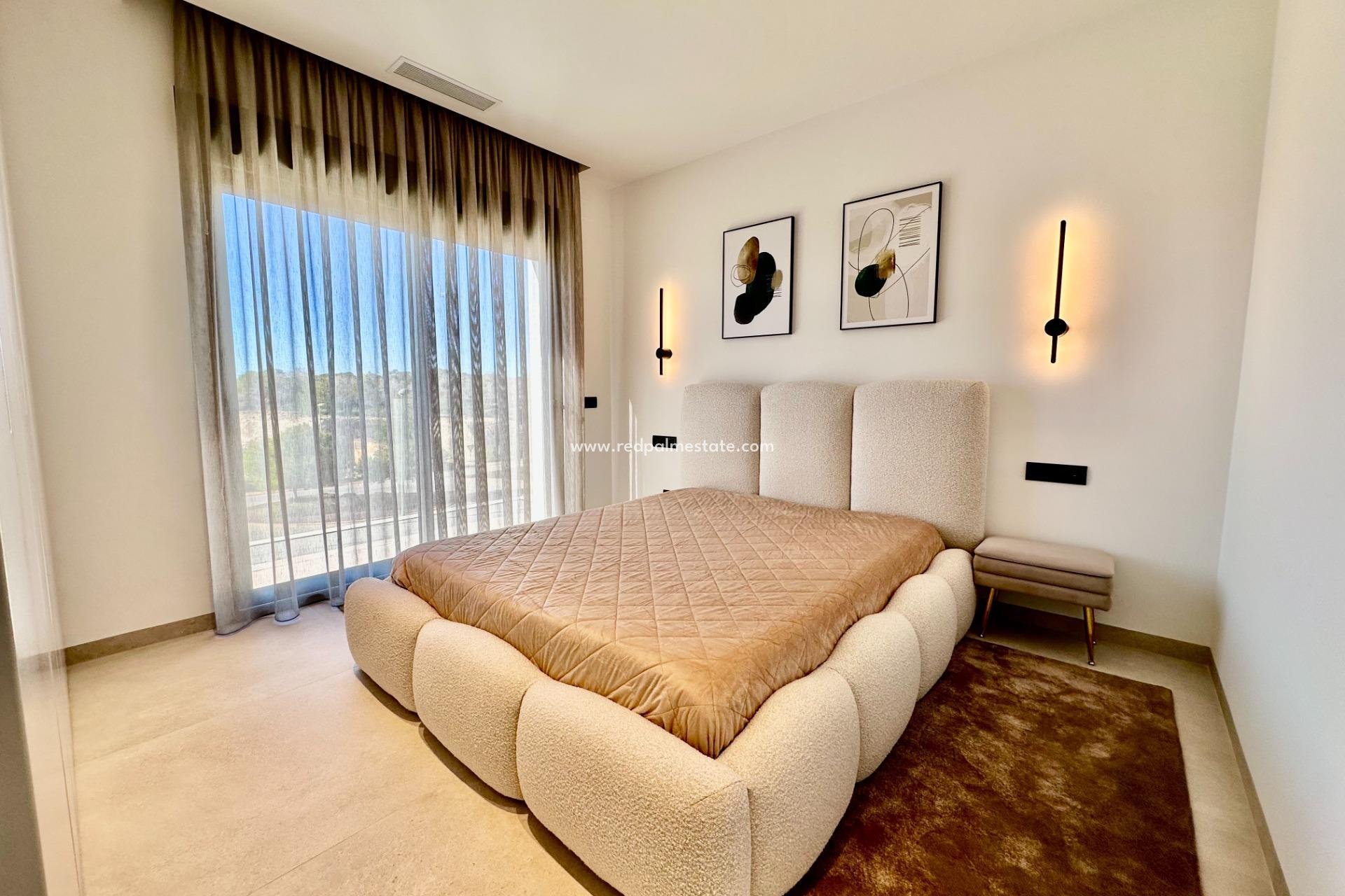 Resale - Villa -
Orihuela Costa - Las Colinas Golf