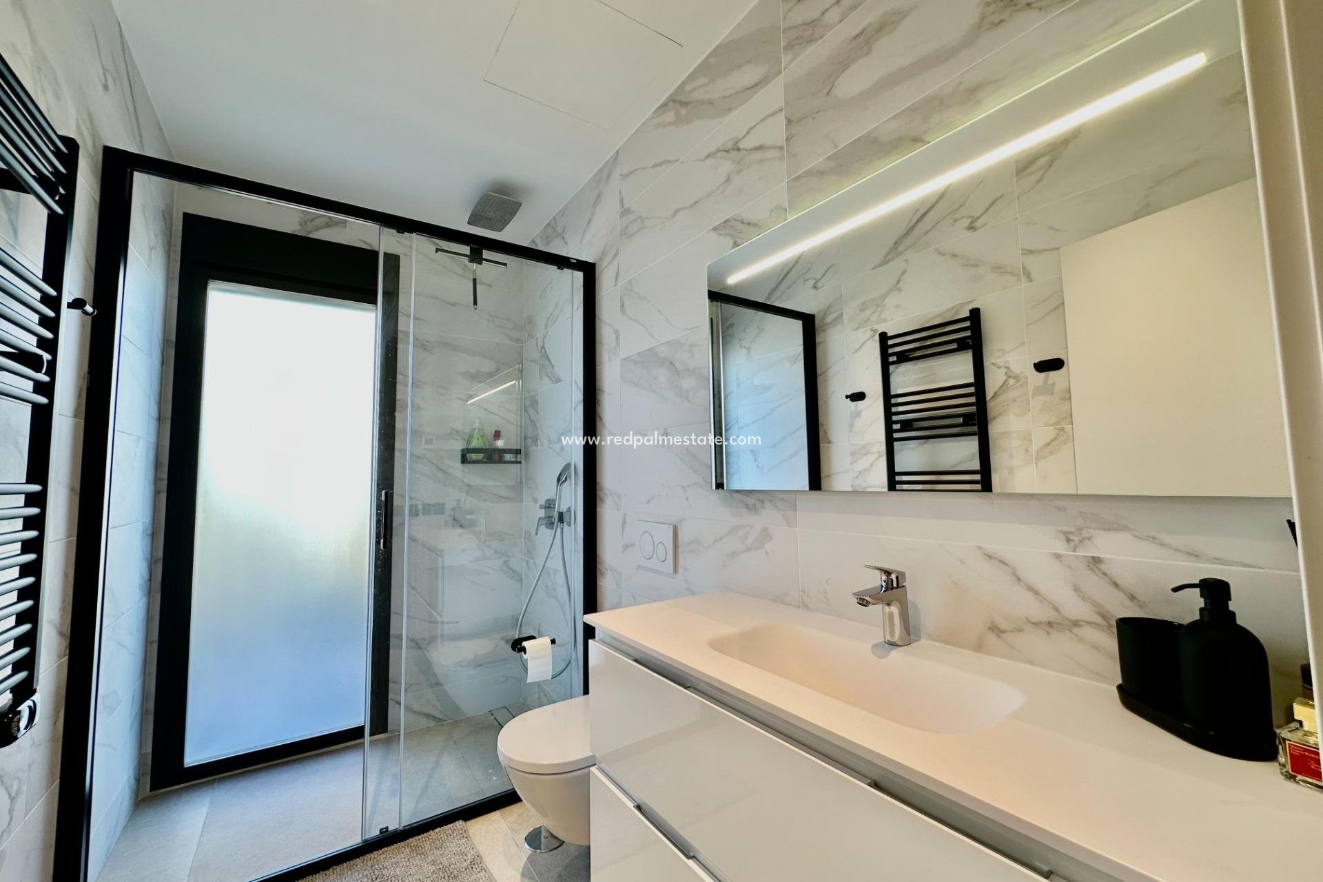 Resale - Villa -
Orihuela Costa - Las Colinas Golf