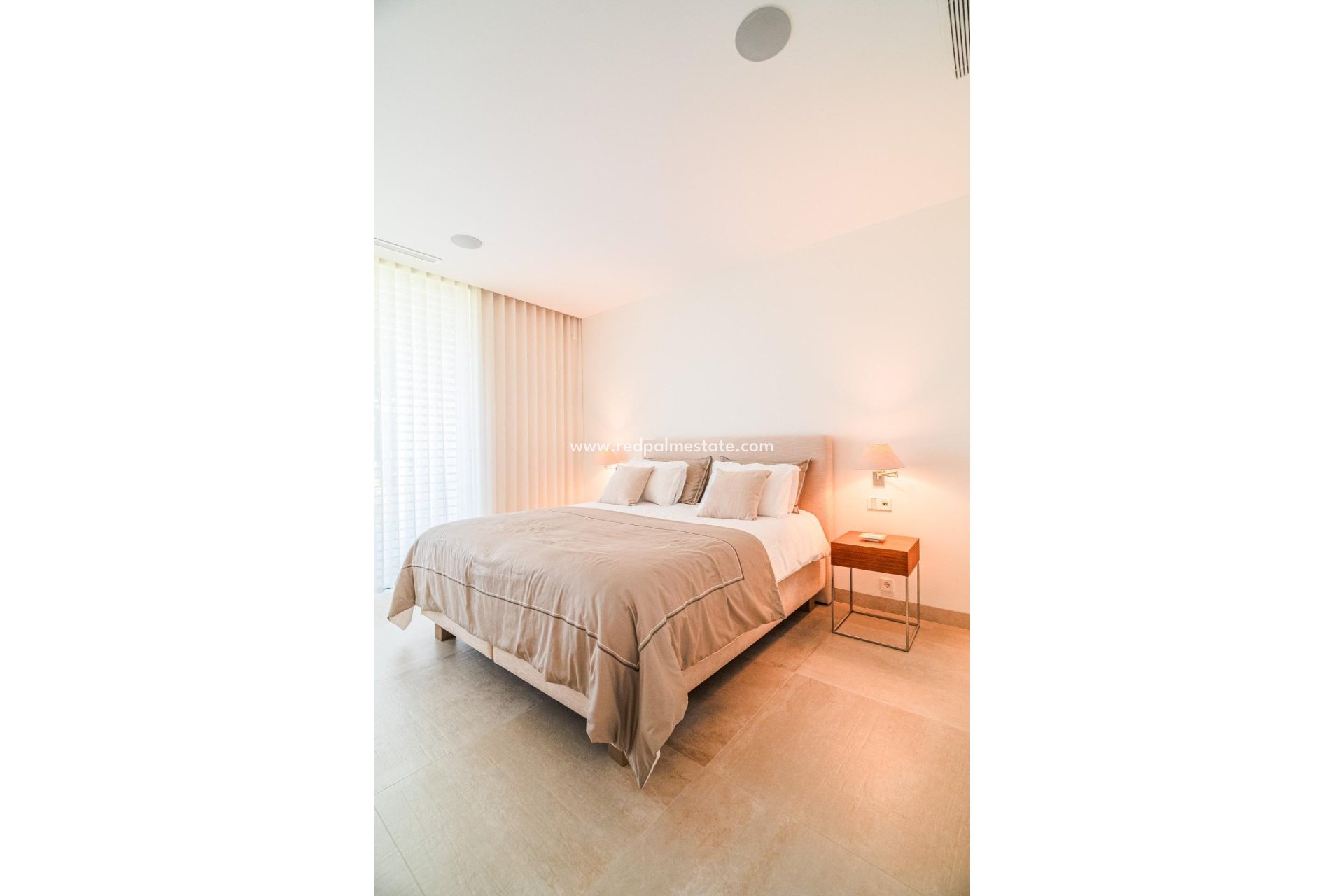 Resale - Villa -
Orihuela Costa - Las Colinas Golf