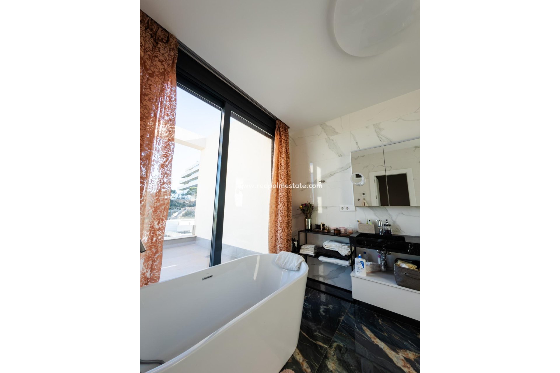 Resale - Villa -
Orihuela Costa - Las Colinas Golf