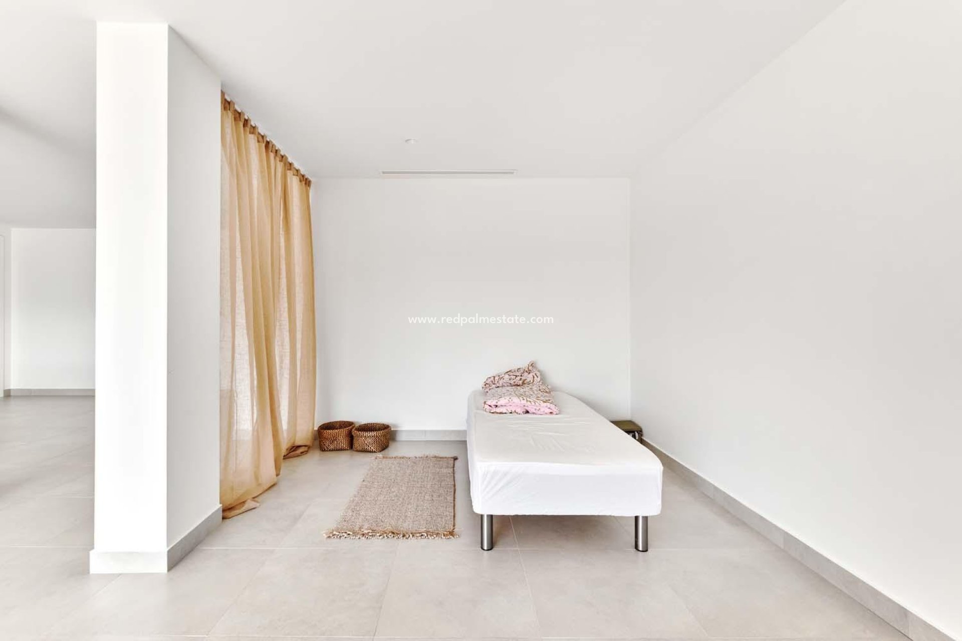 Resale - Villa -
Orihuela Costa - Las Colinas Golf