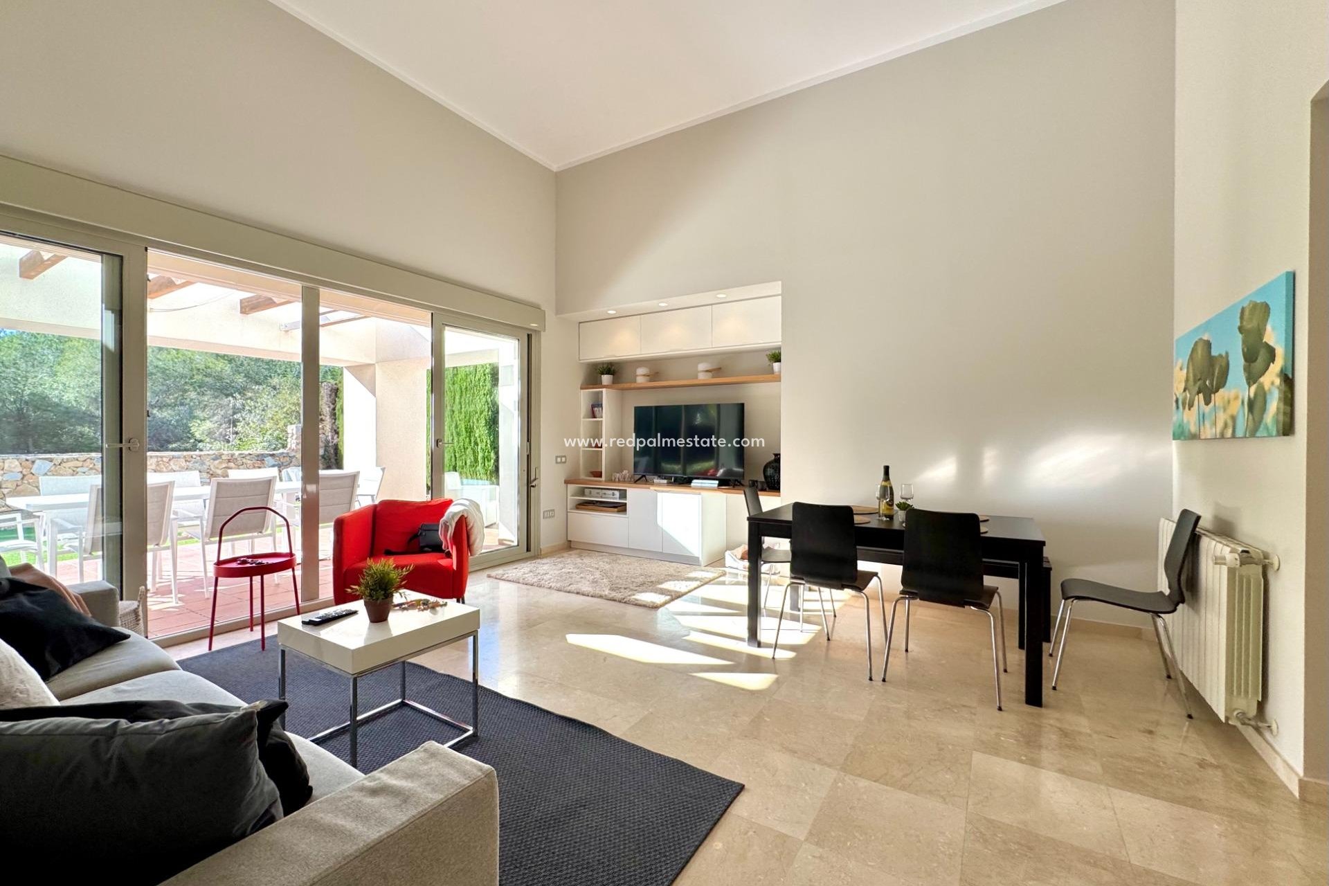 Resale - Villa -
Orihuela Costa - Las Colinas Golf