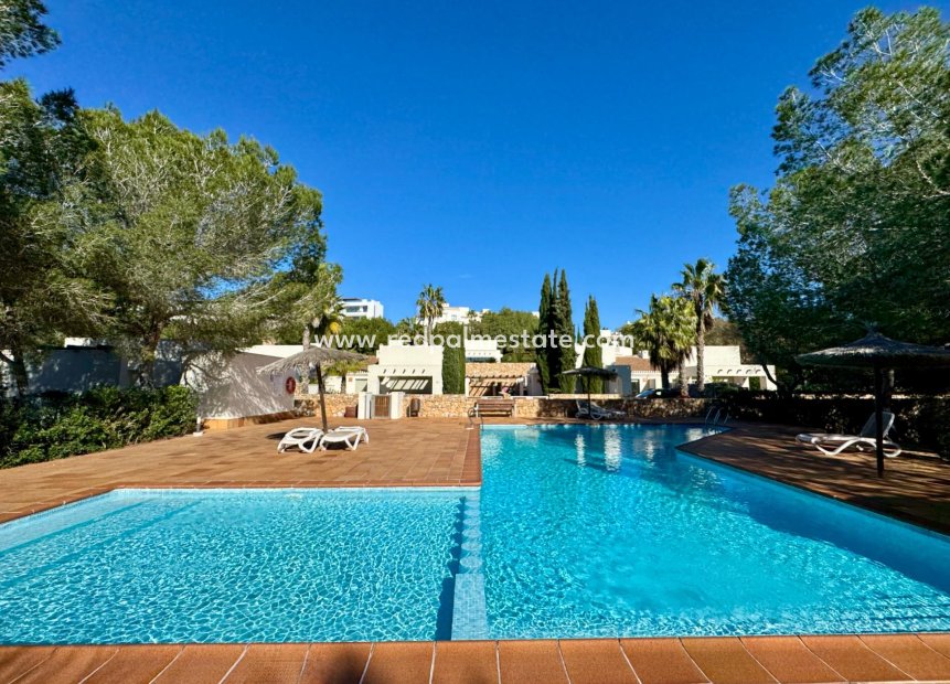 Resale - Villa -
Orihuela Costa - Las Colinas Golf