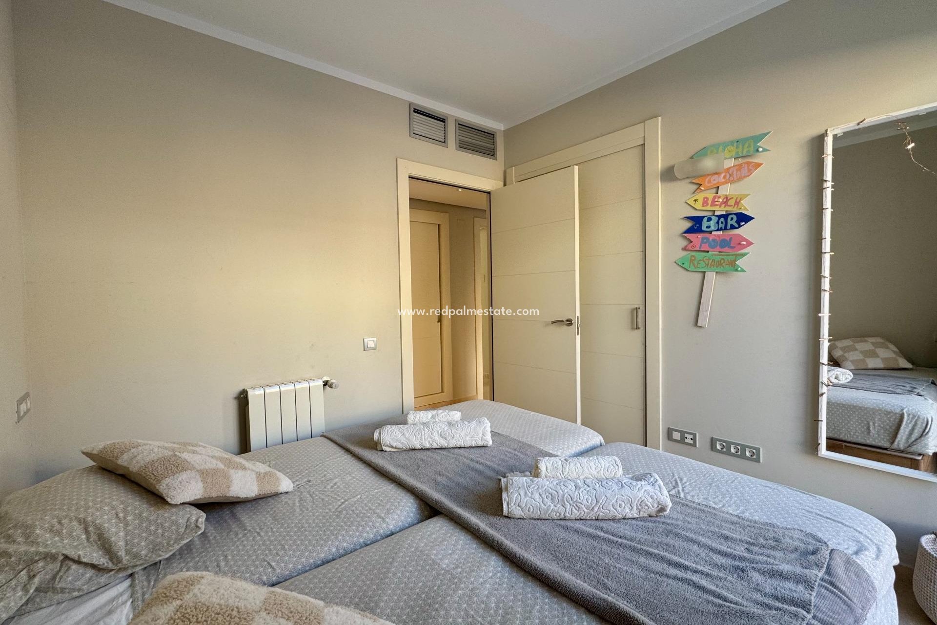 Resale - Villa -
Orihuela Costa - Las Colinas Golf