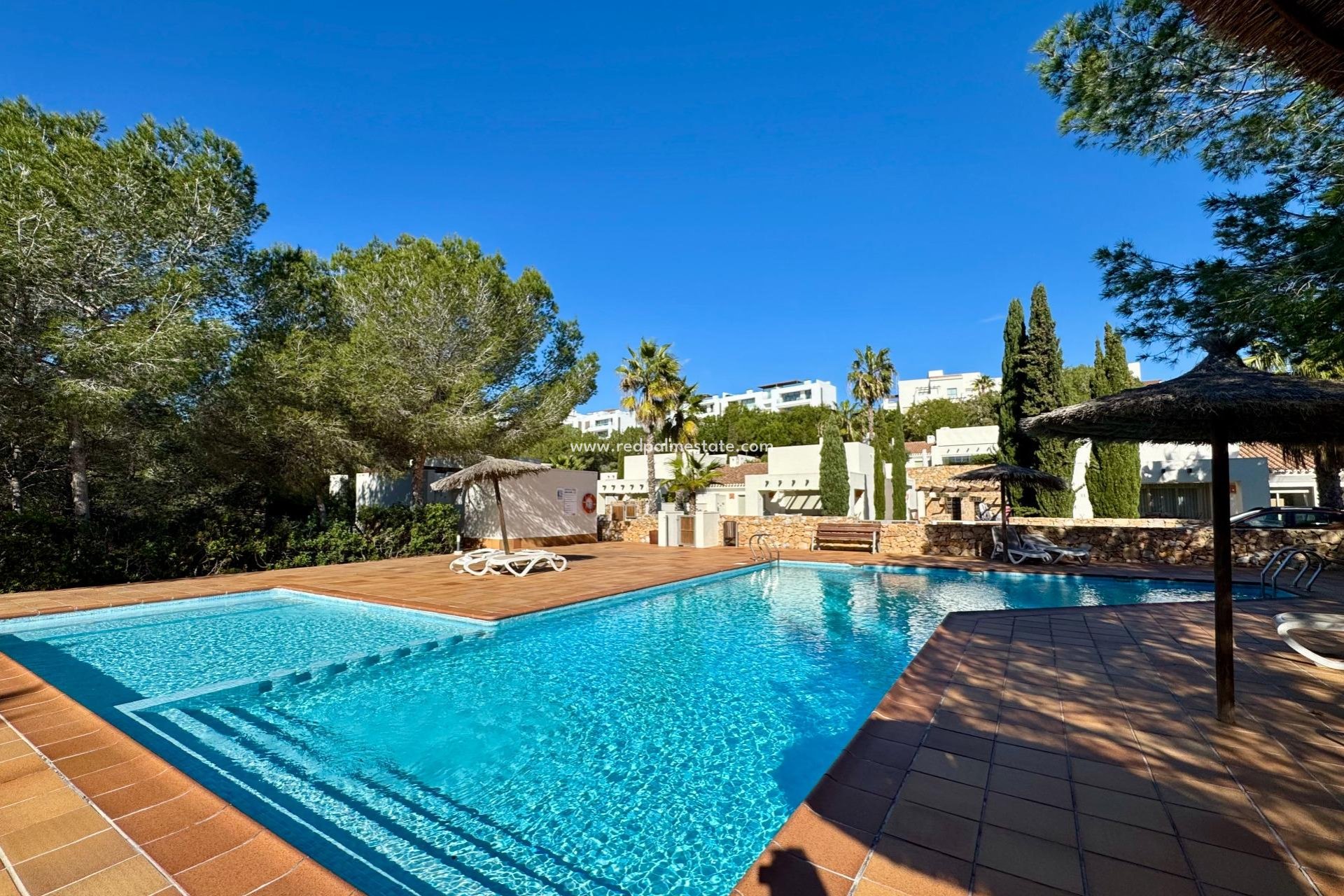 Resale - Villa -
Orihuela Costa - Las Colinas Golf