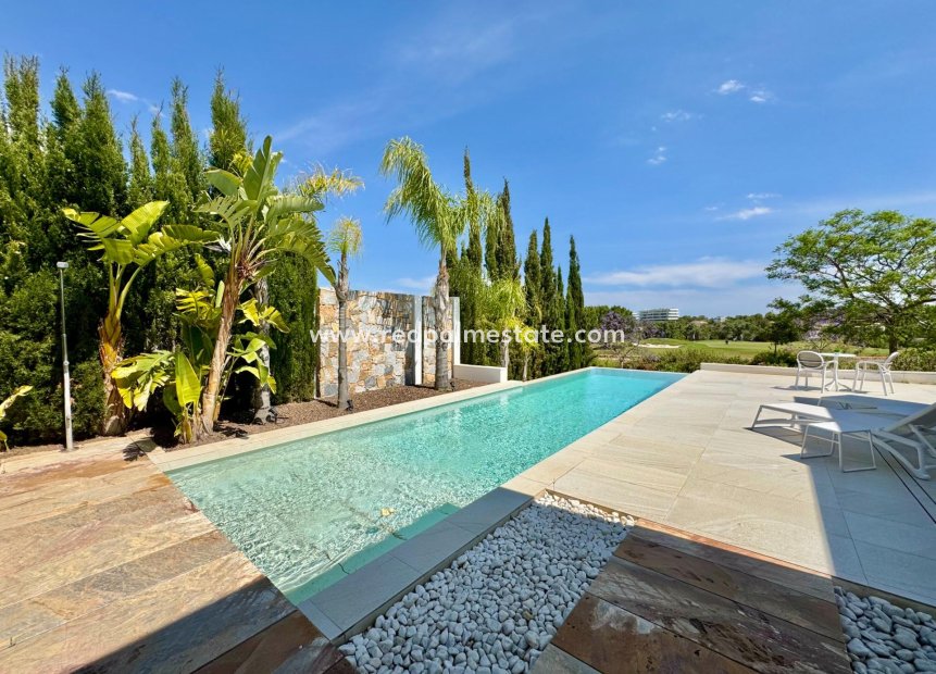Resale - Villa -
Orihuela Costa - Las Colinas Golf