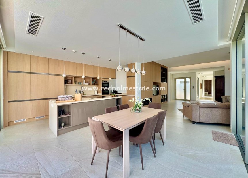 Resale - Villa -
Orihuela Costa - Las Colinas Golf