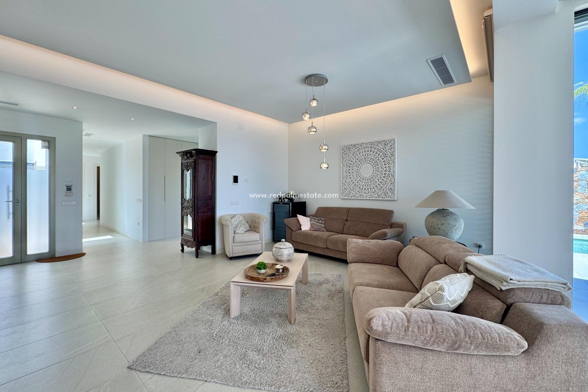 Resale - Villa -
Orihuela Costa - Las Colinas Golf