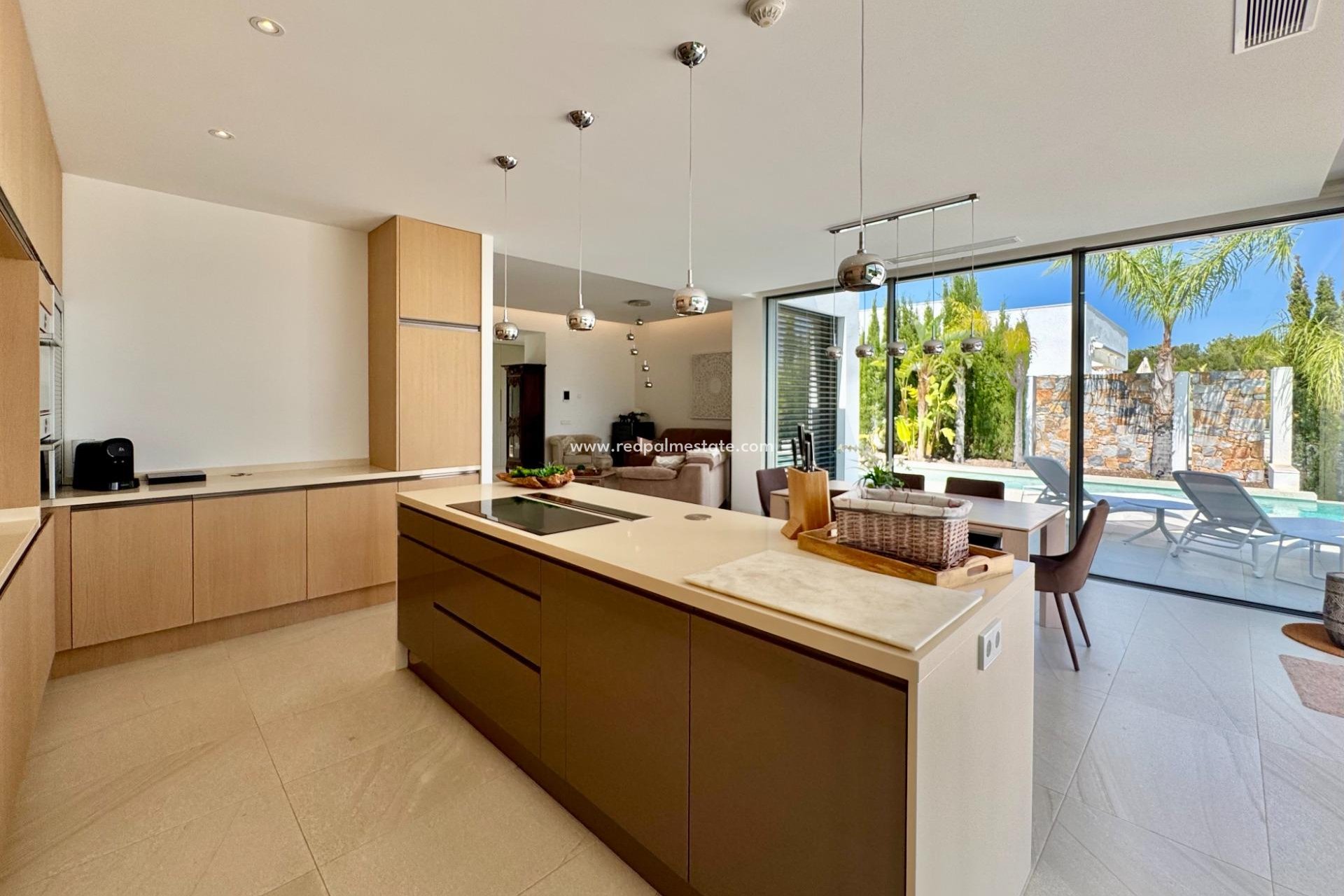 Resale - Villa -
Orihuela Costa - Las Colinas Golf