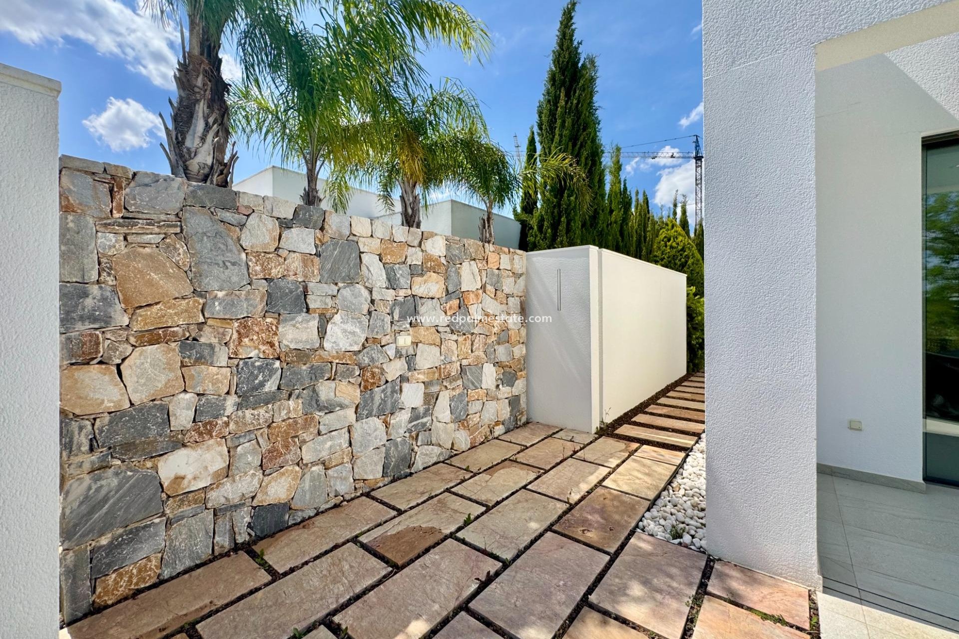 Resale - Villa -
Orihuela Costa - Las Colinas Golf