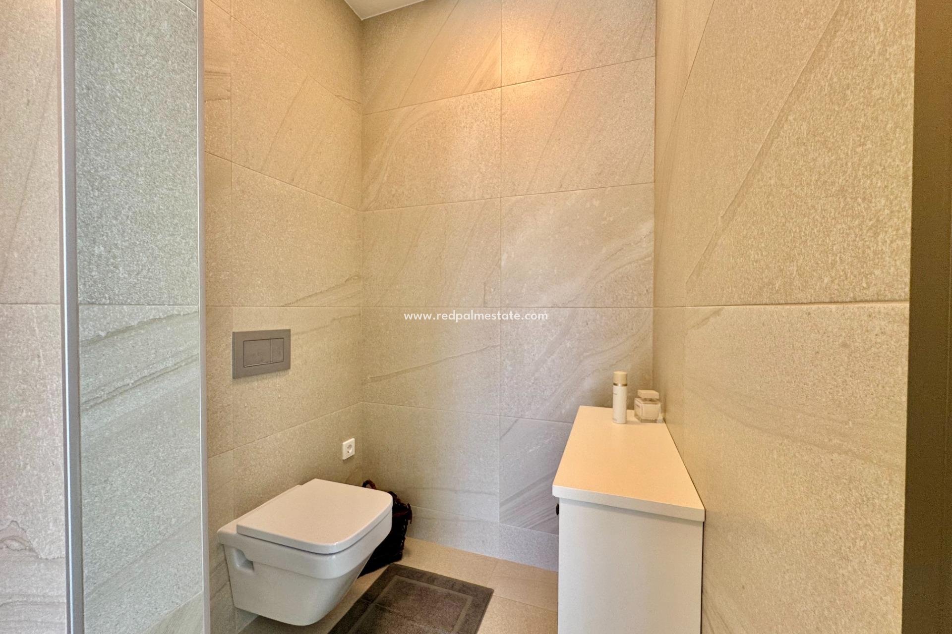 Resale - Villa -
Orihuela Costa - Las Colinas Golf