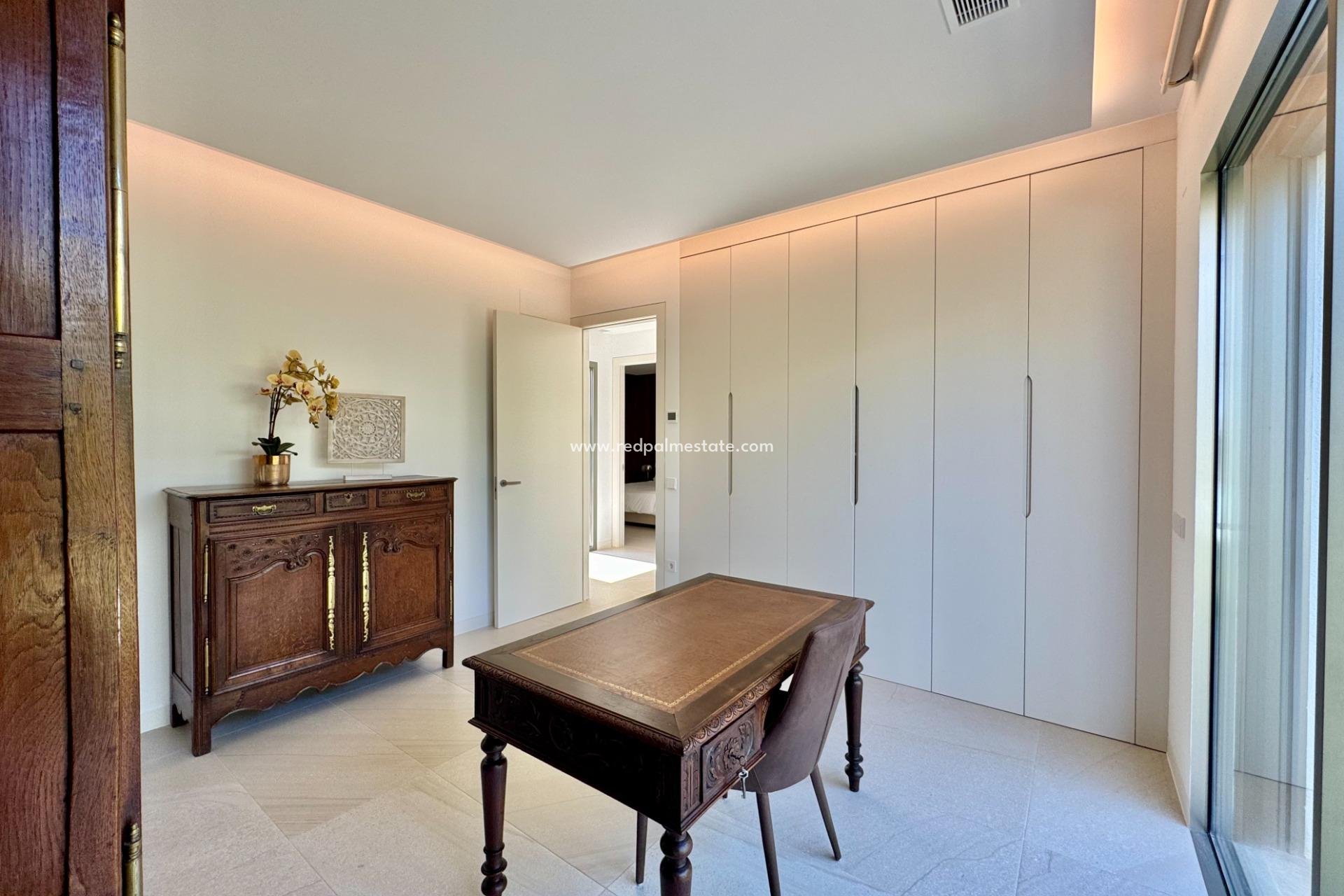 Resale - Villa -
Orihuela Costa - Las Colinas Golf