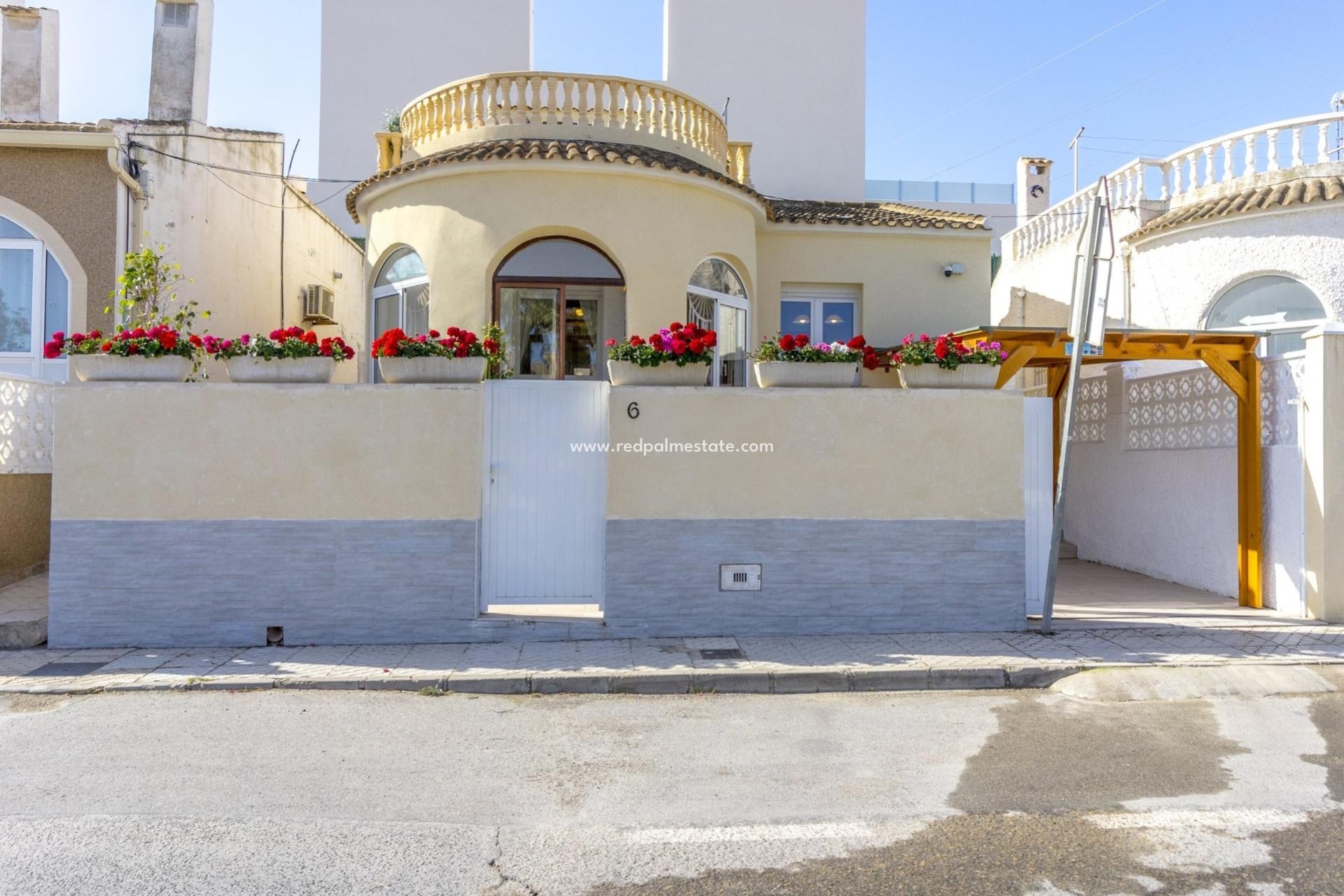 Resale - Villa -
Orihuela Costa - Las Filipinas