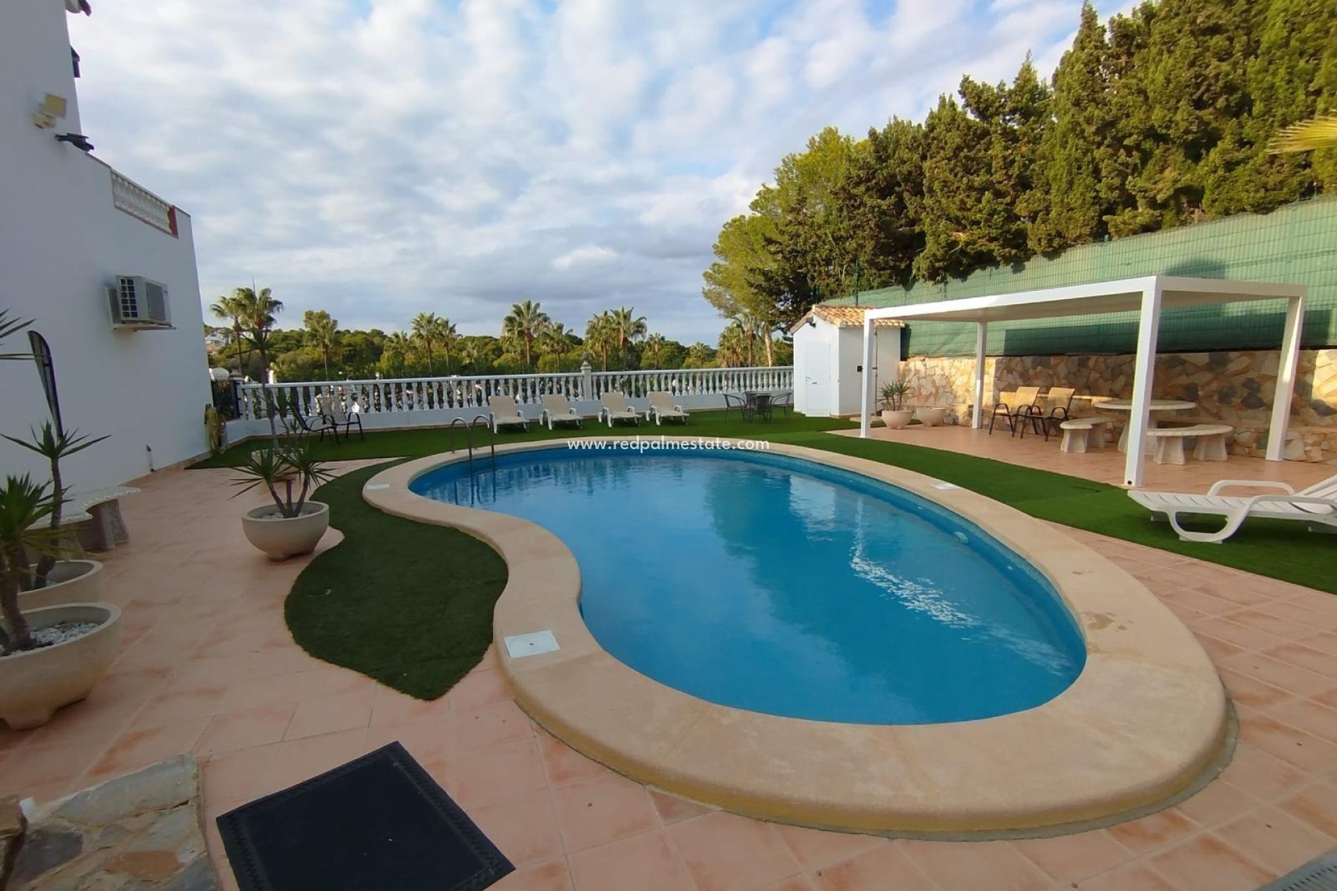 Resale - Villa -
Orihuela Costa - Las Filipinas