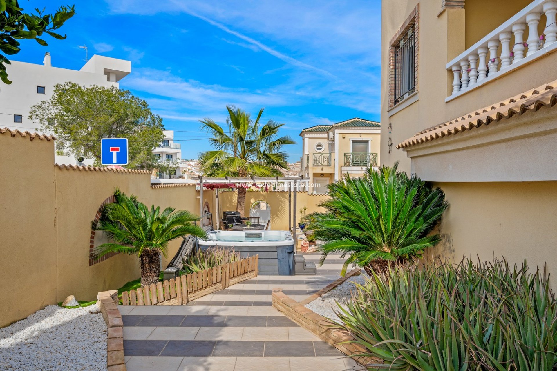 Resale - Villa -
Orihuela Costa - Las Filipinas