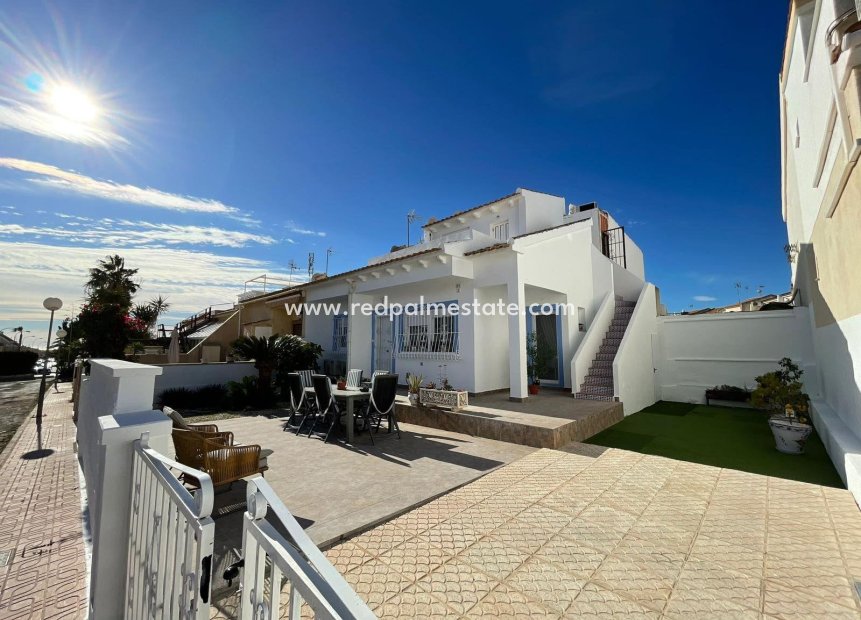 Resale - Villa -
Orihuela Costa - Las Mimosas