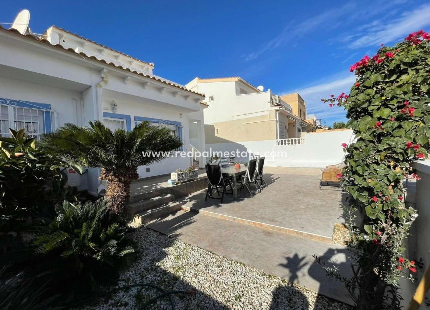 Resale - Villa -
Orihuela Costa - Las Mimosas