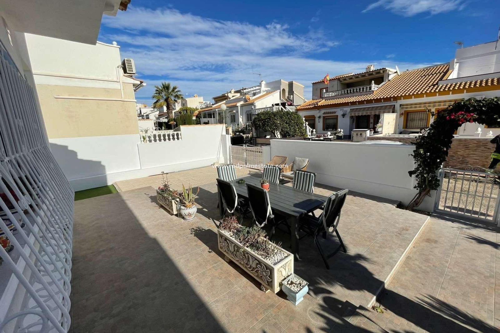 Resale - Villa -
Orihuela Costa - Las Mimosas