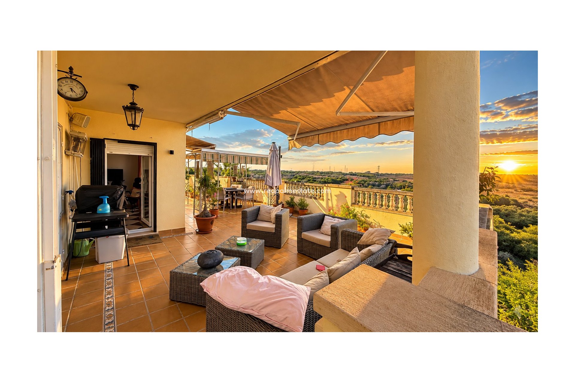 Resale - Villa -
Orihuela Costa - Las Ramblas Golf