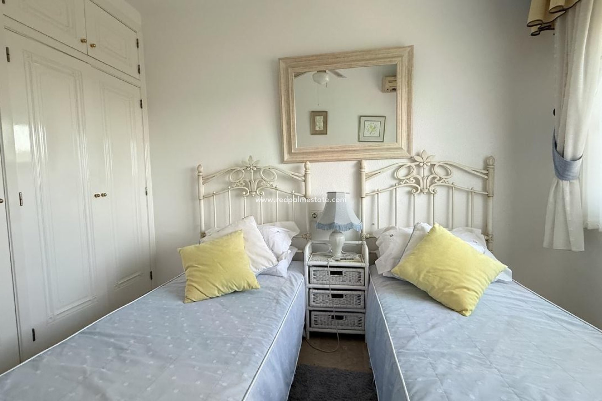 Resale - Villa -
Orihuela Costa - Las Ramblas Golf