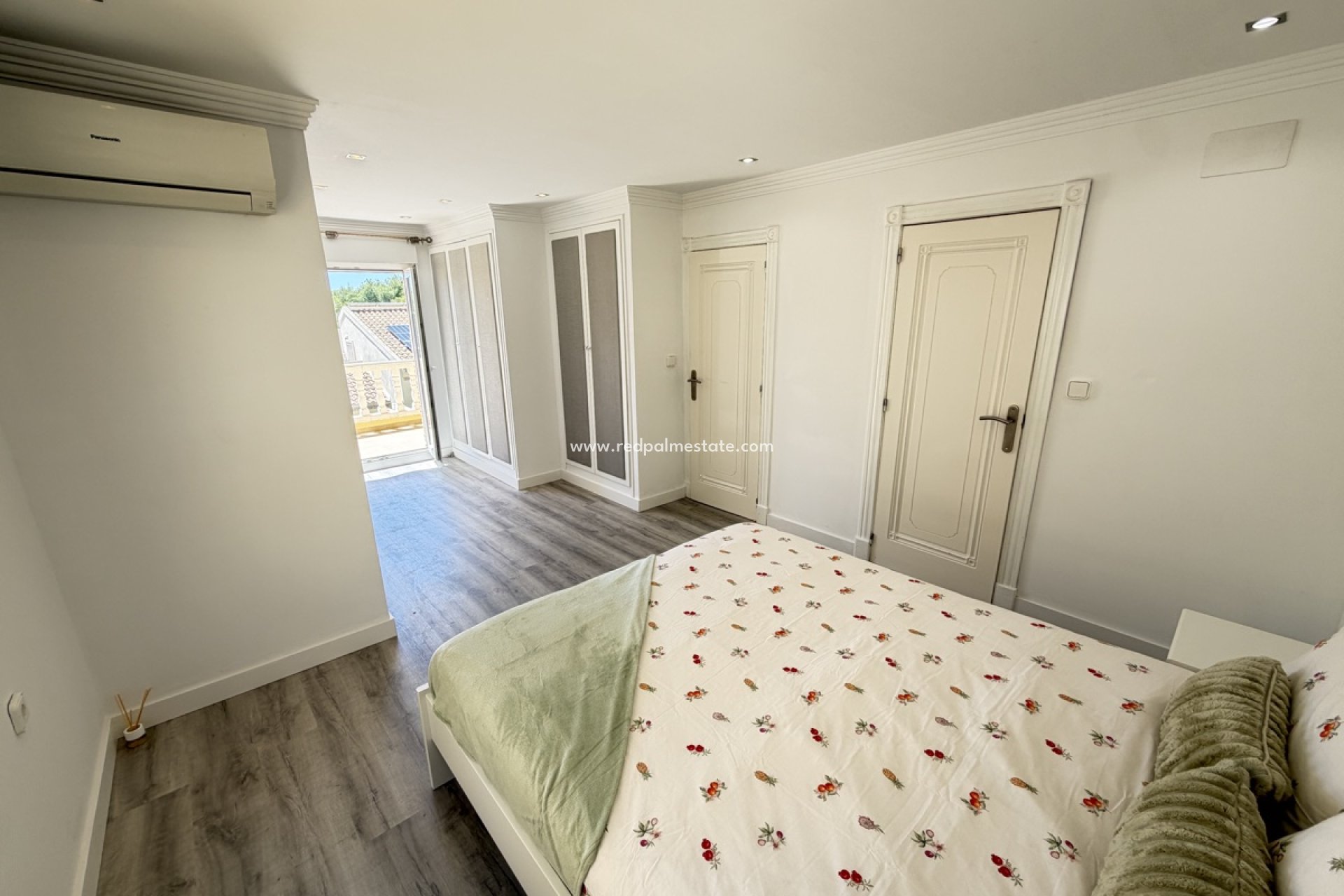 Resale - Villa -
Orihuela Costa - Las Ramblas Golf