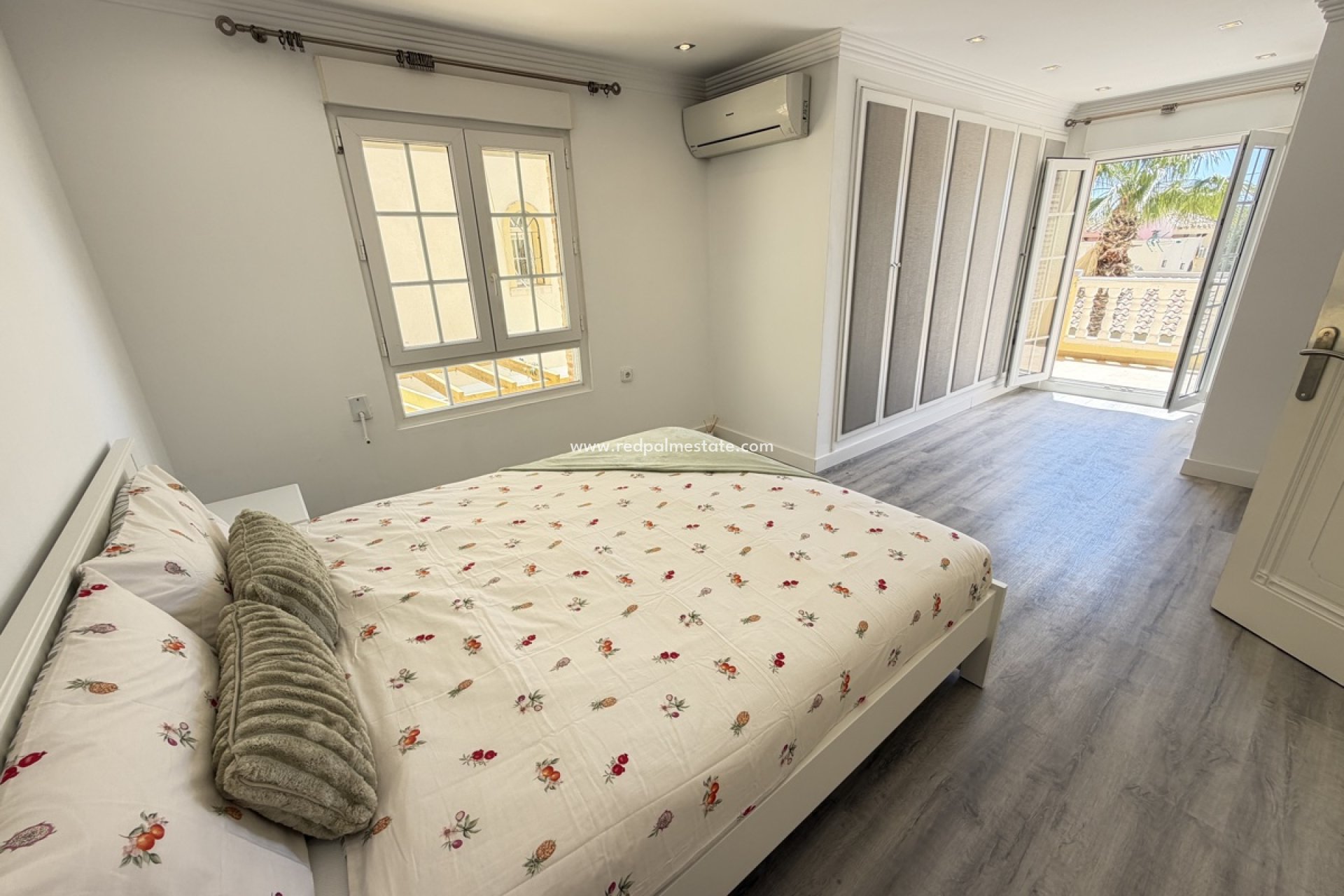 Resale - Villa -
Orihuela Costa - Las Ramblas Golf