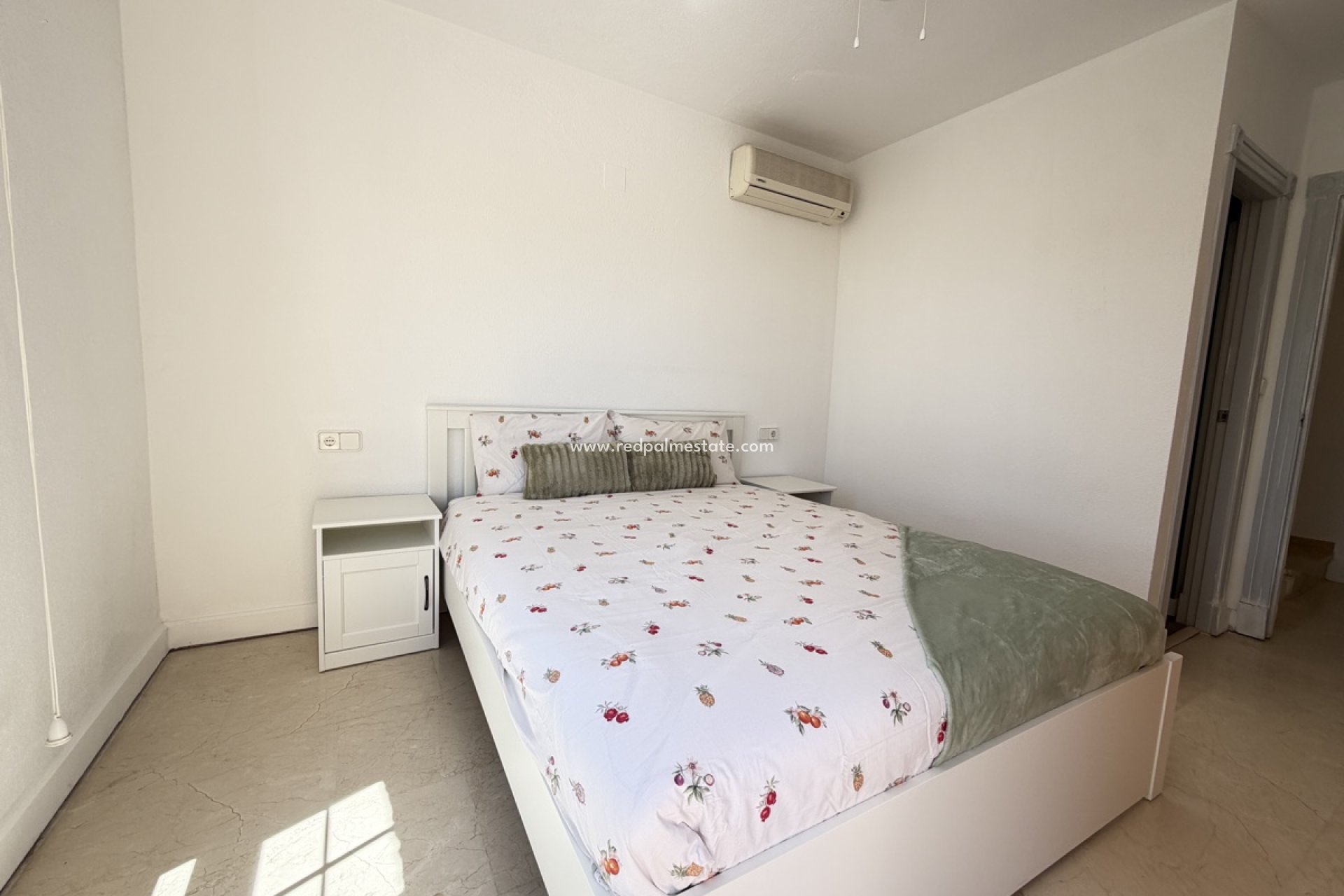 Resale - Villa -
Orihuela Costa - Las Ramblas Golf