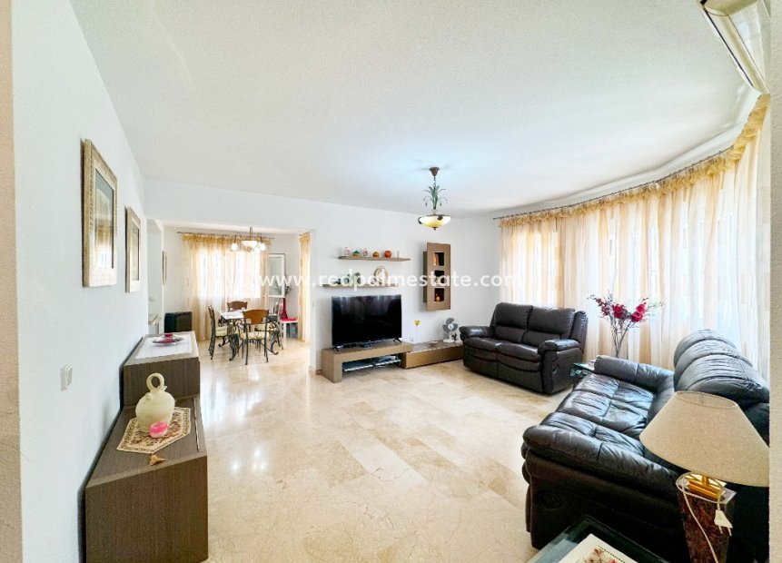 Resale - Villa -
Orihuela Costa - Las Ramblas