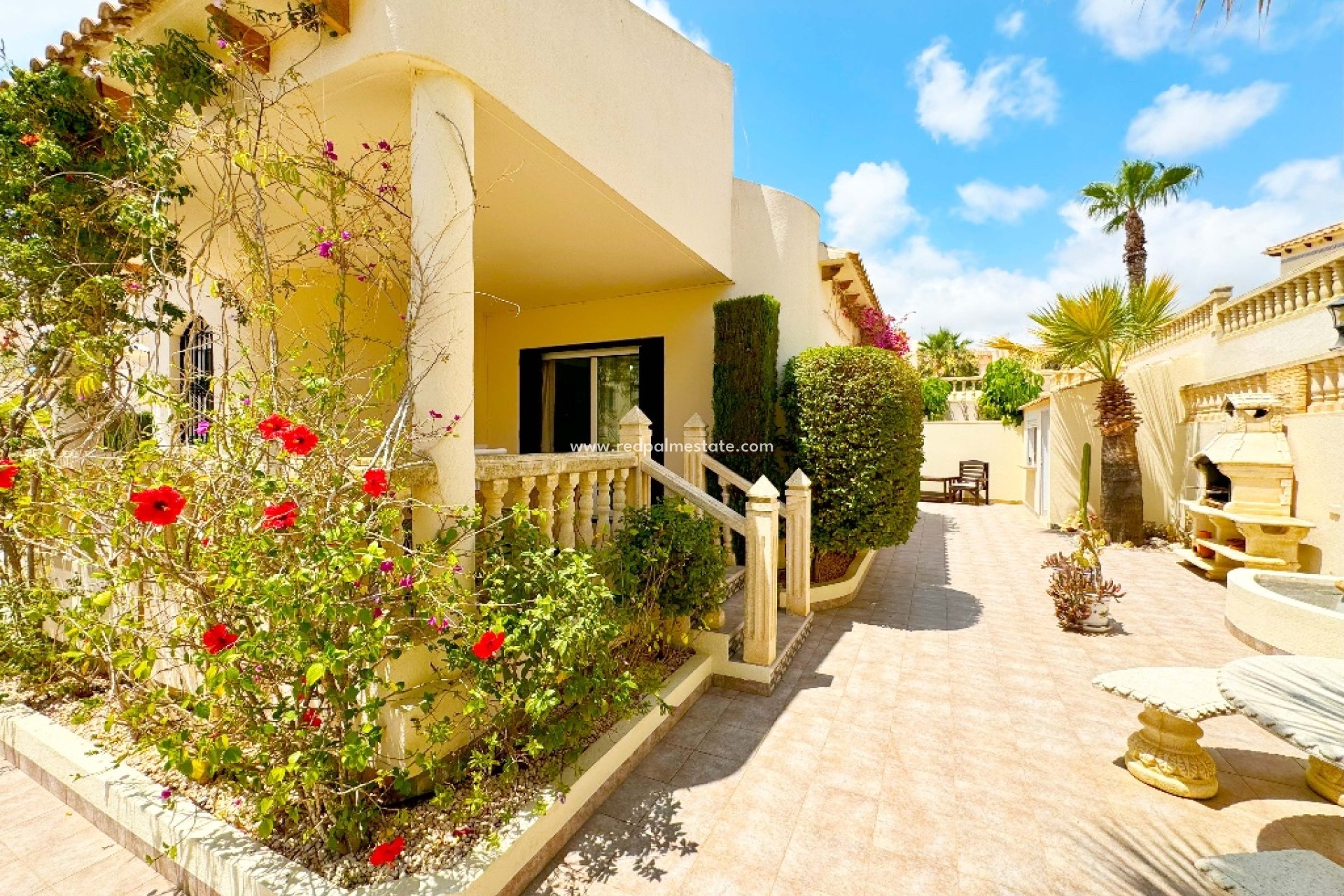 Resale - Villa -
Orihuela Costa - Las Ramblas