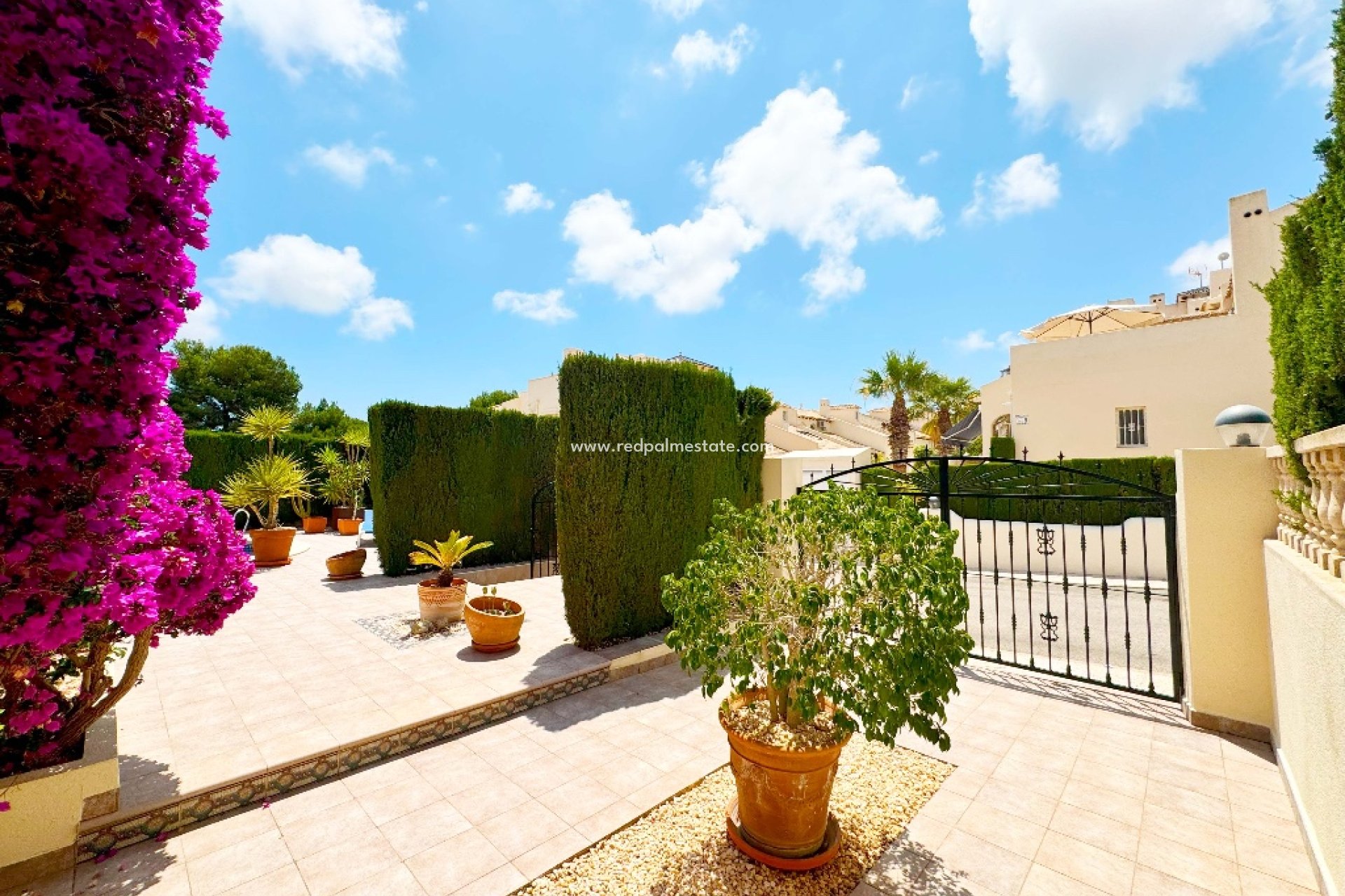 Resale - Villa -
Orihuela Costa - Las Ramblas