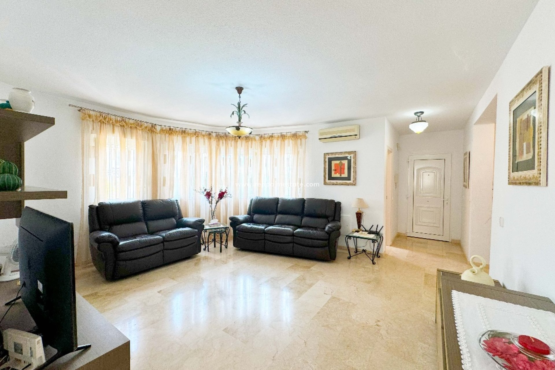 Resale - Villa -
Orihuela Costa - Las Ramblas