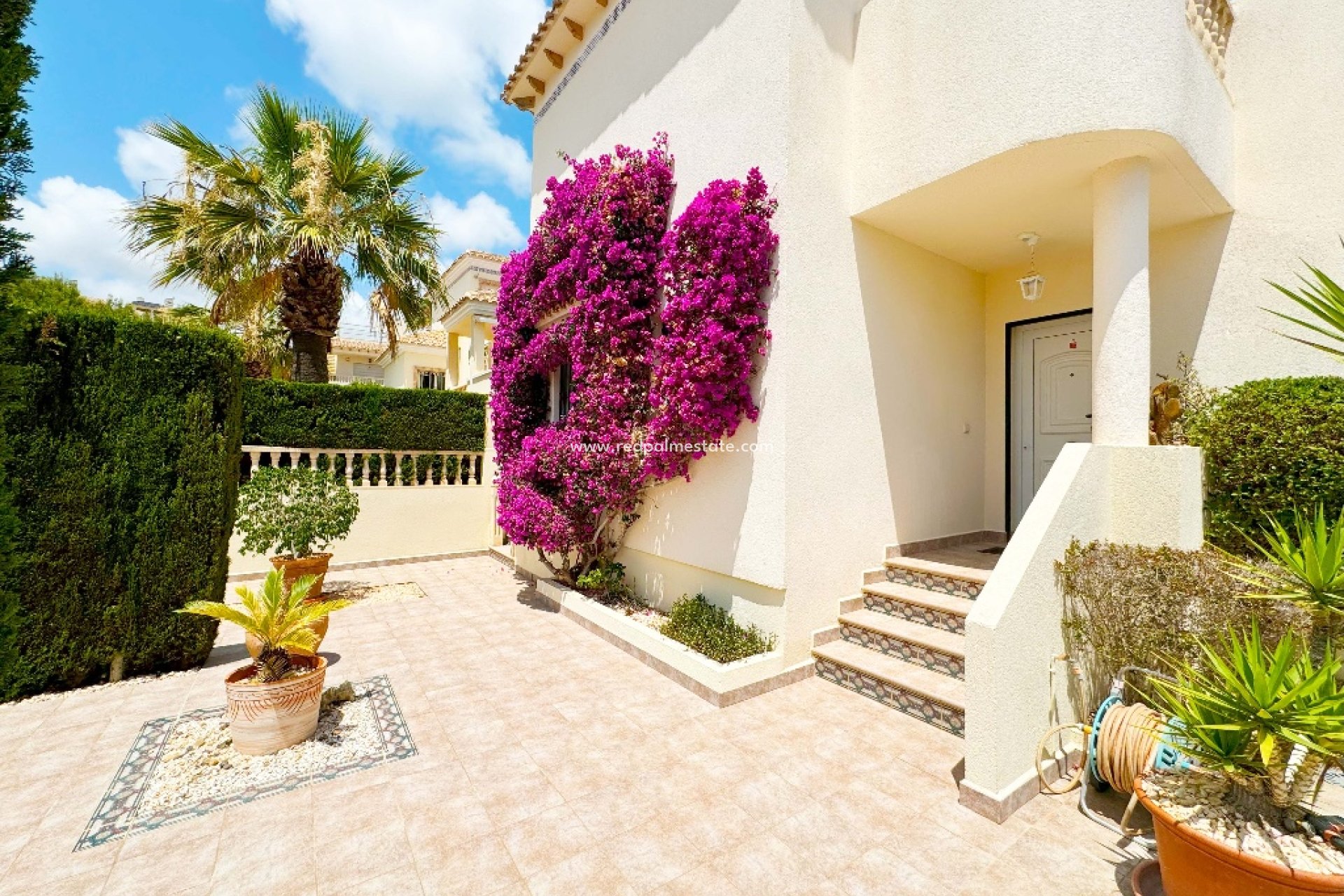 Resale - Villa -
Orihuela Costa - Las Ramblas