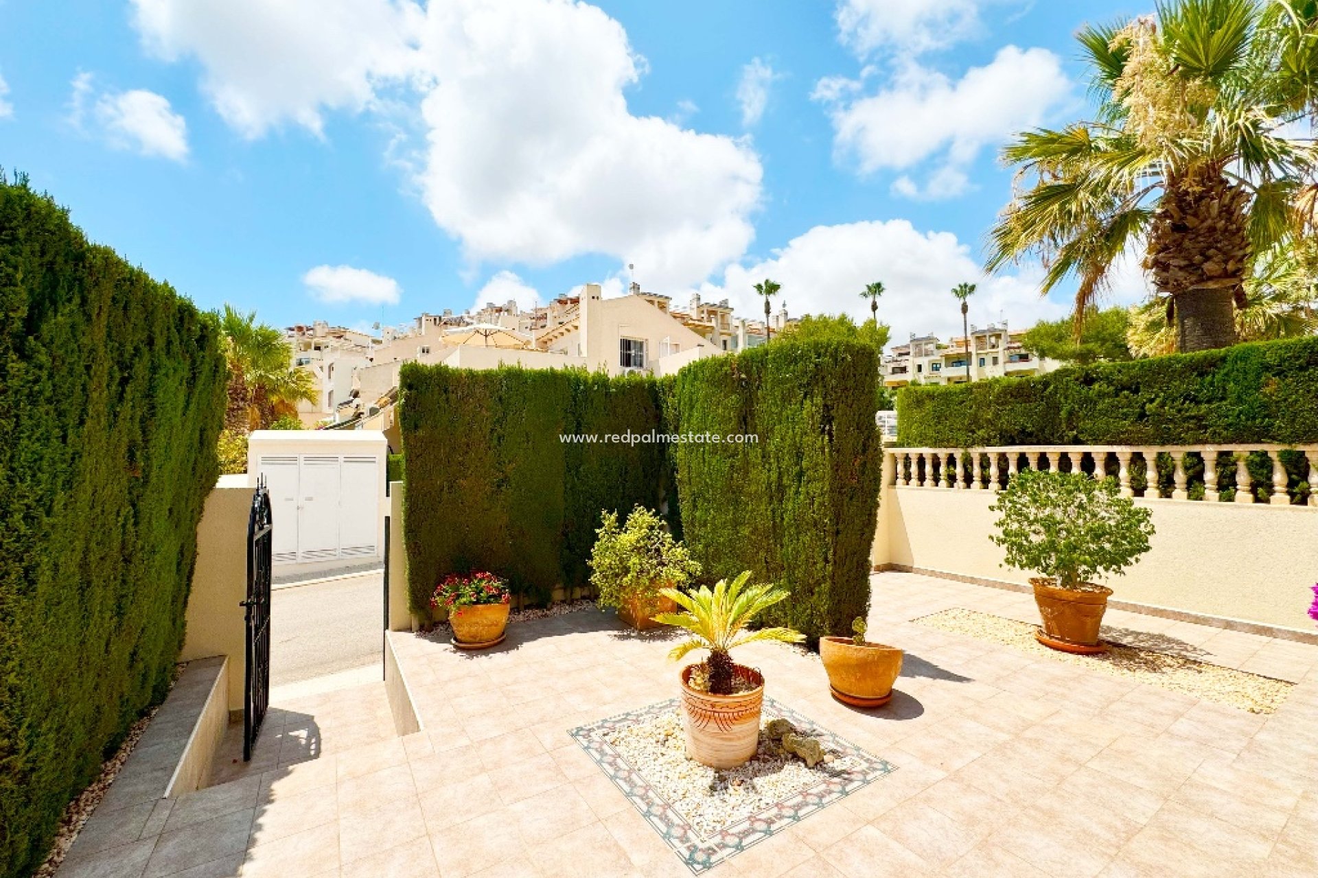 Resale - Villa -
Orihuela Costa - Las Ramblas