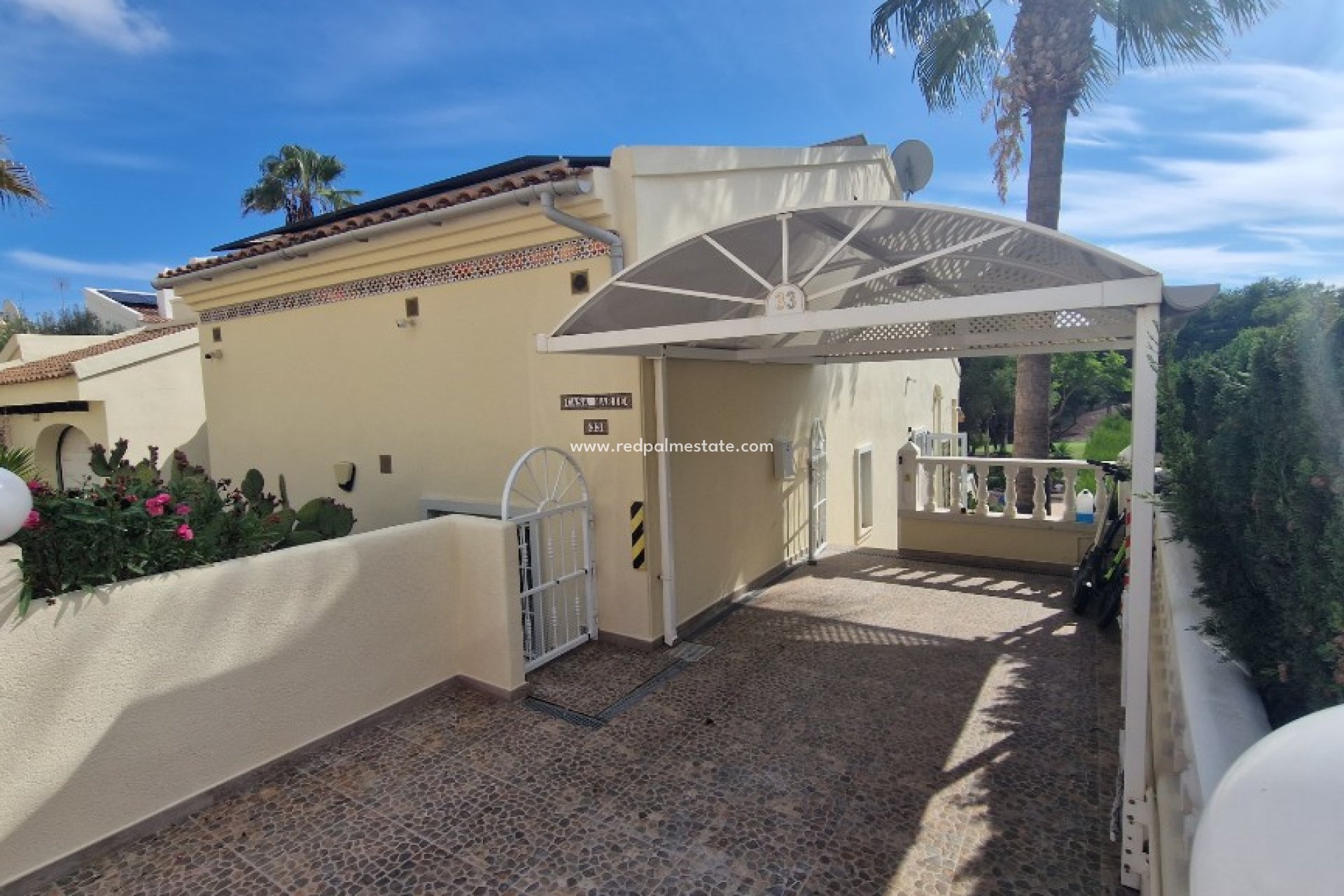 Resale - Villa -
Orihuela Costa - Las Ramblas