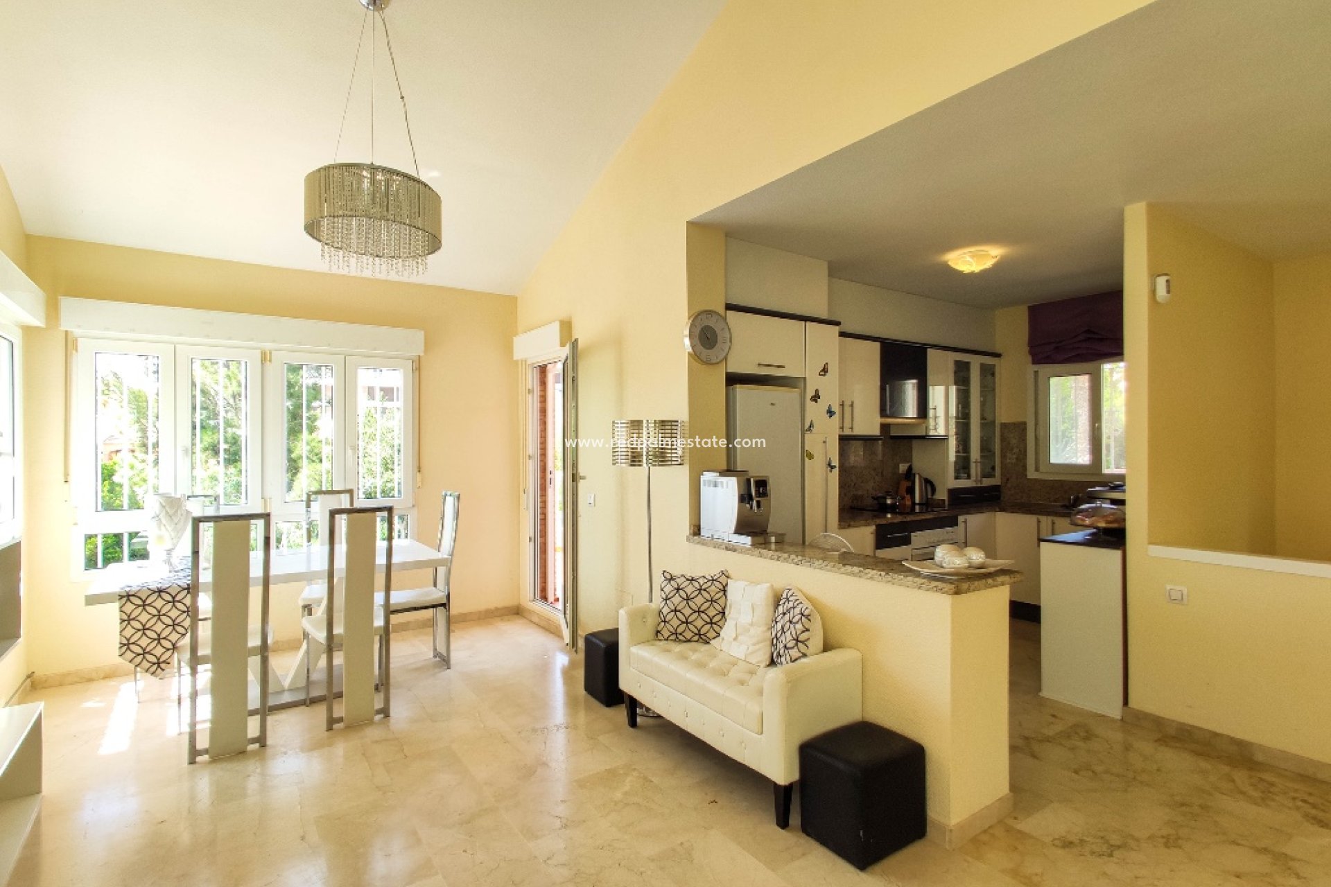 Resale - Villa -
Orihuela Costa - Las Ramblas