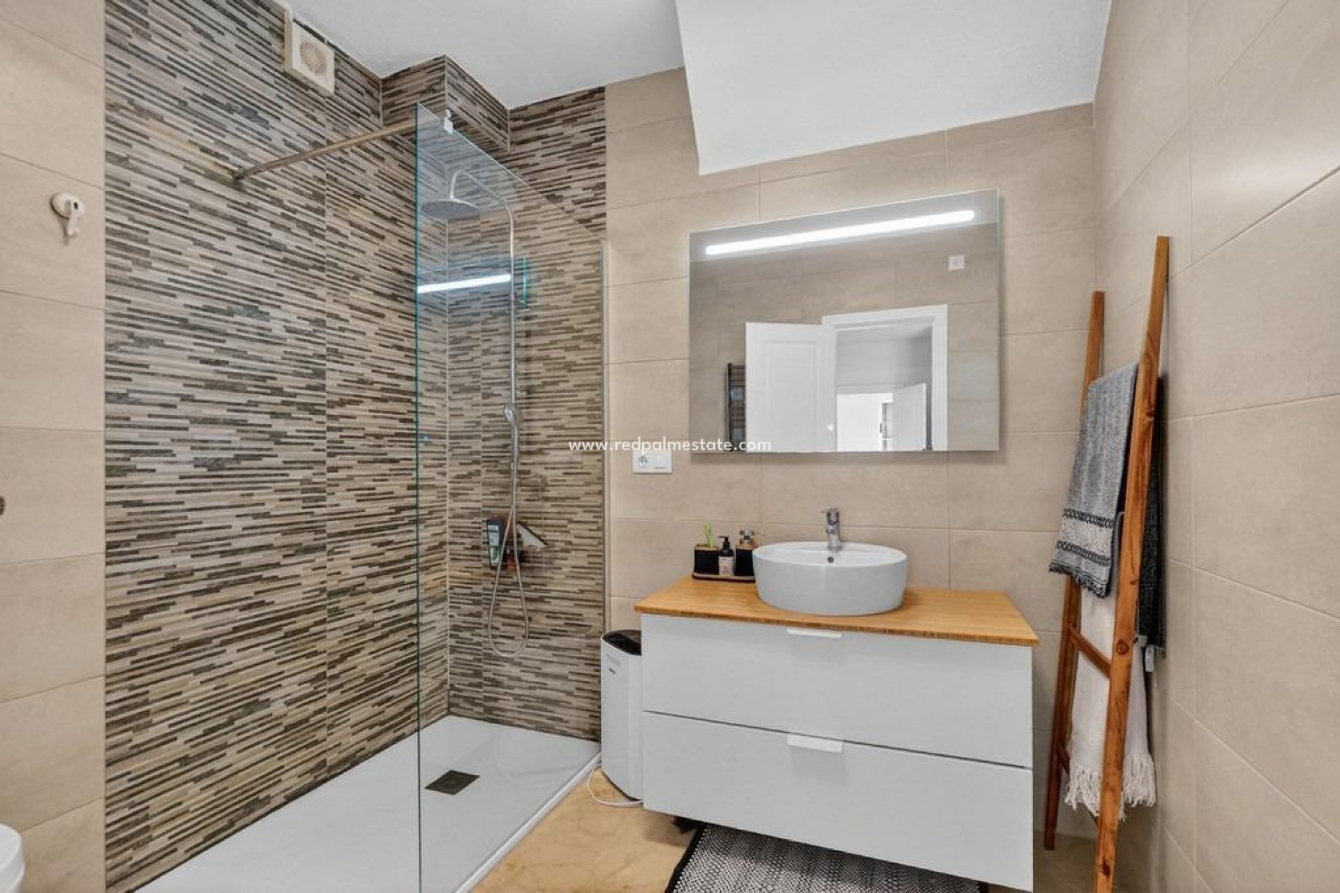 Resale - Villa -
Orihuela Costa - Las Ramblas