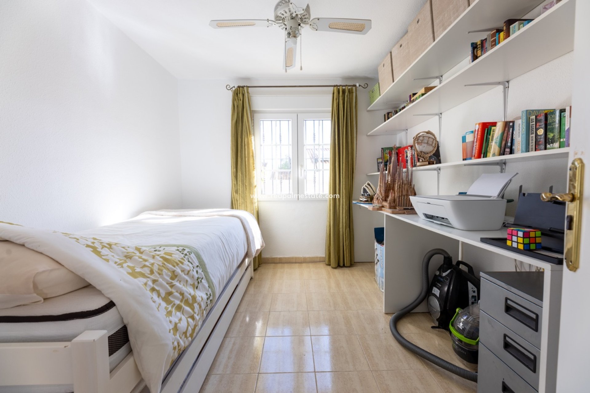 Resale - Villa -
Orihuela Costa - Las Ramblas