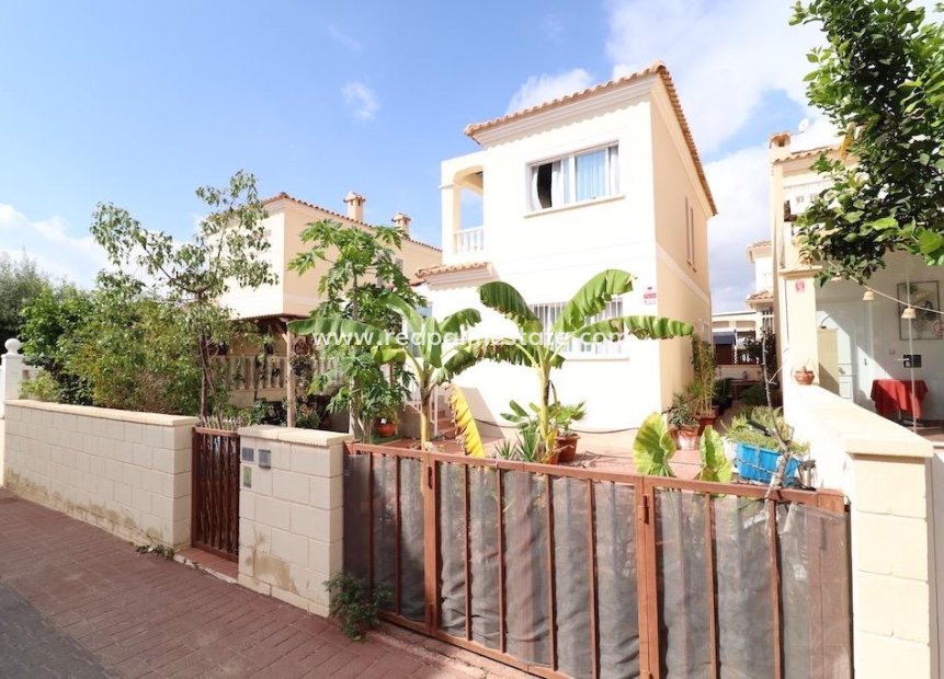 Resale - Villa -
Orihuela Costa - Lomas de Cabo Roig