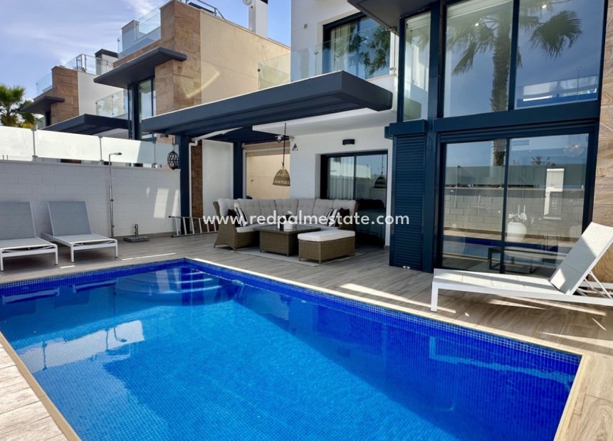 Resale - Villa -
Orihuela Costa - Lomas de Cabo Roig