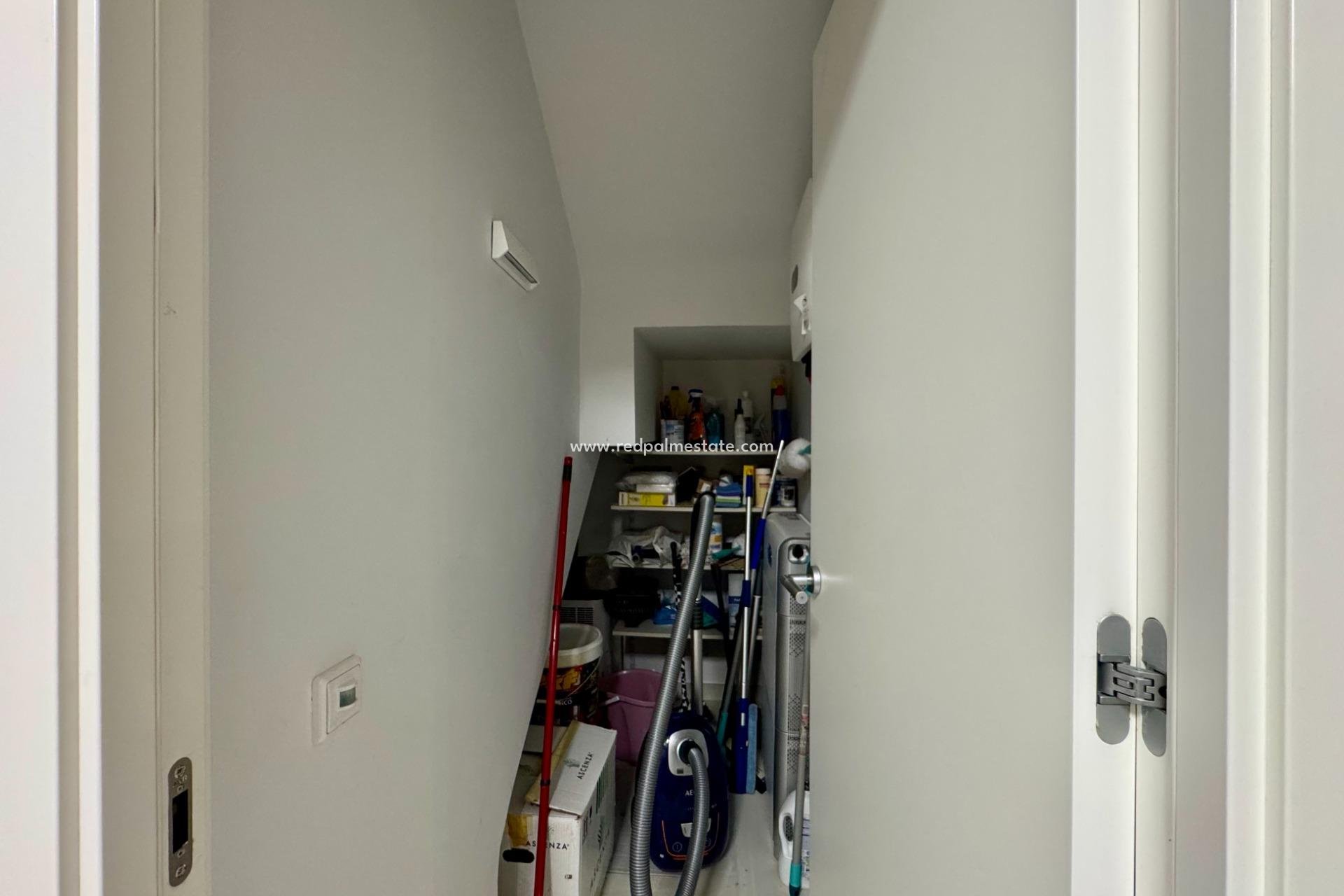 Resale - Villa -
Orihuela Costa - Lomas de Cabo Roig