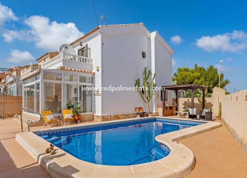 Resale - Villa -
Orihuela Costa - Lomas de Cabo Roig