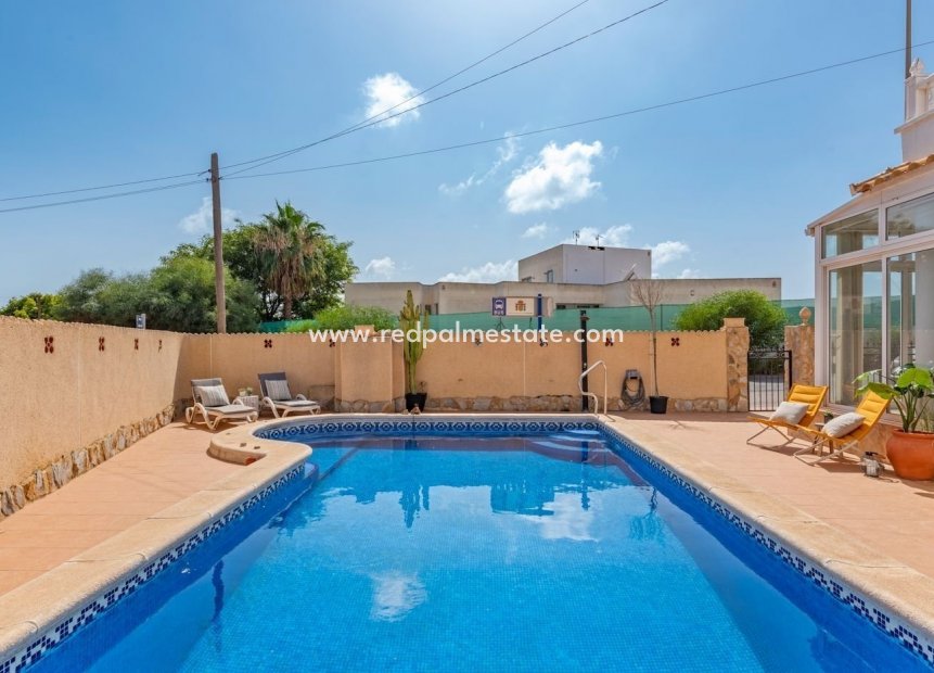 Resale - Villa -
Orihuela Costa - Lomas de Cabo Roig