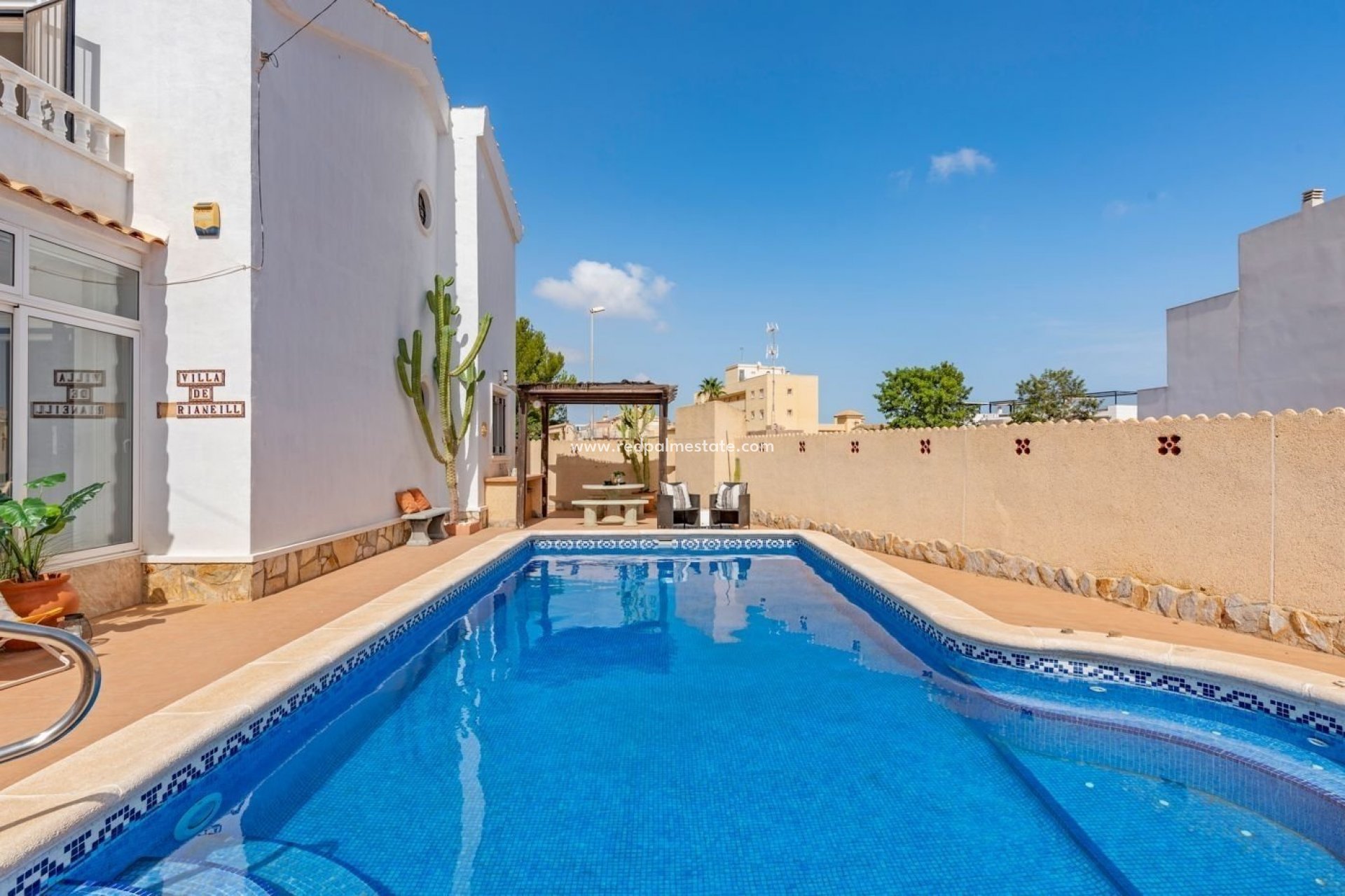 Resale - Villa -
Orihuela Costa - Lomas de Cabo Roig