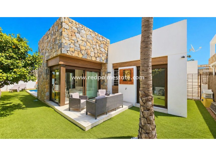 Resale - Villa -
Orihuela Costa - Lomas de Cabo Roig