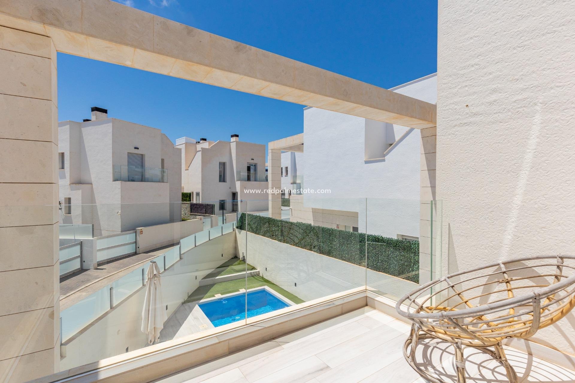 Resale - Villa -
Orihuela Costa - Lomas de Cabo Roig