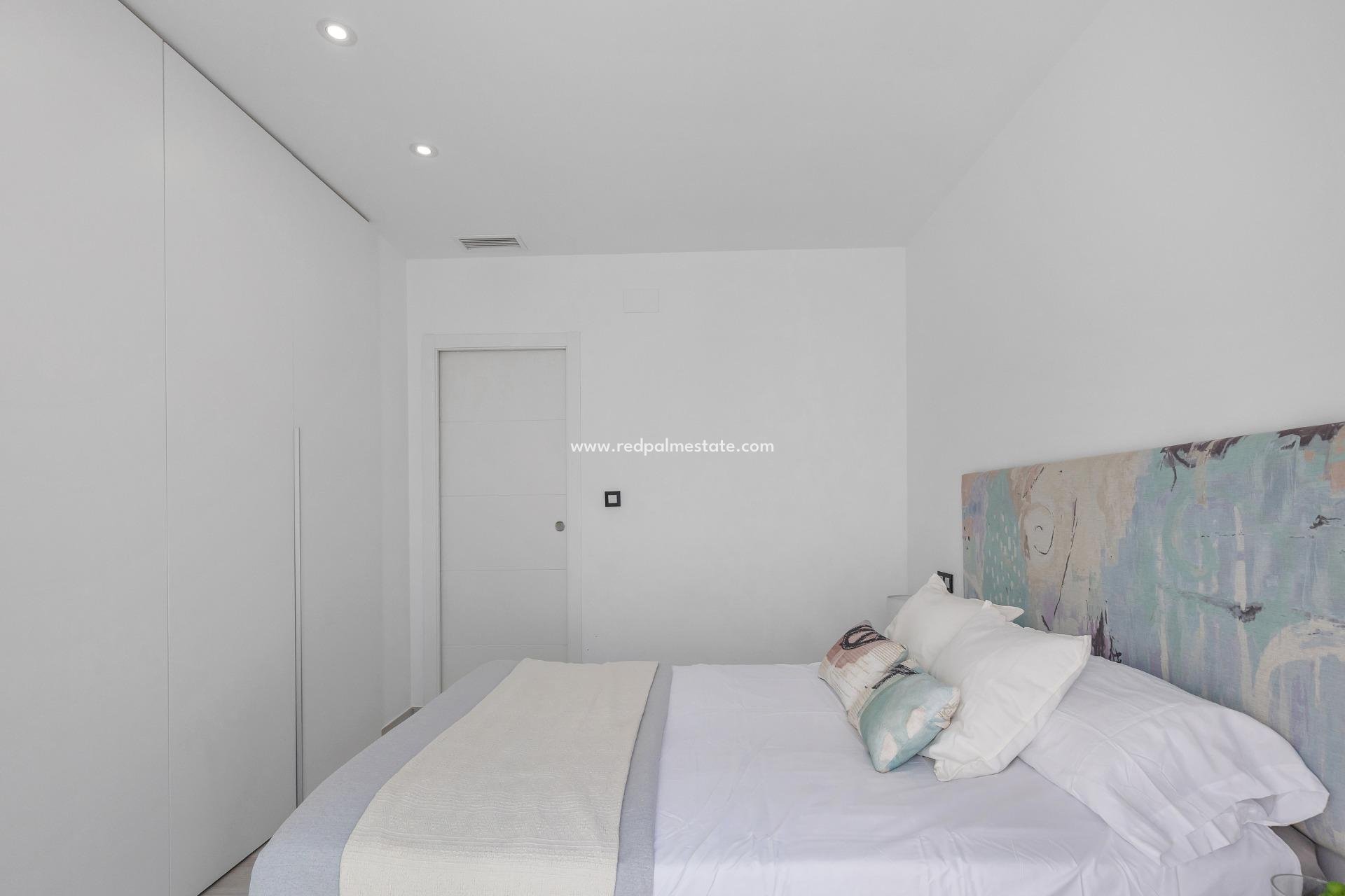 Resale - Villa -
Orihuela Costa - Lomas de Cabo Roig