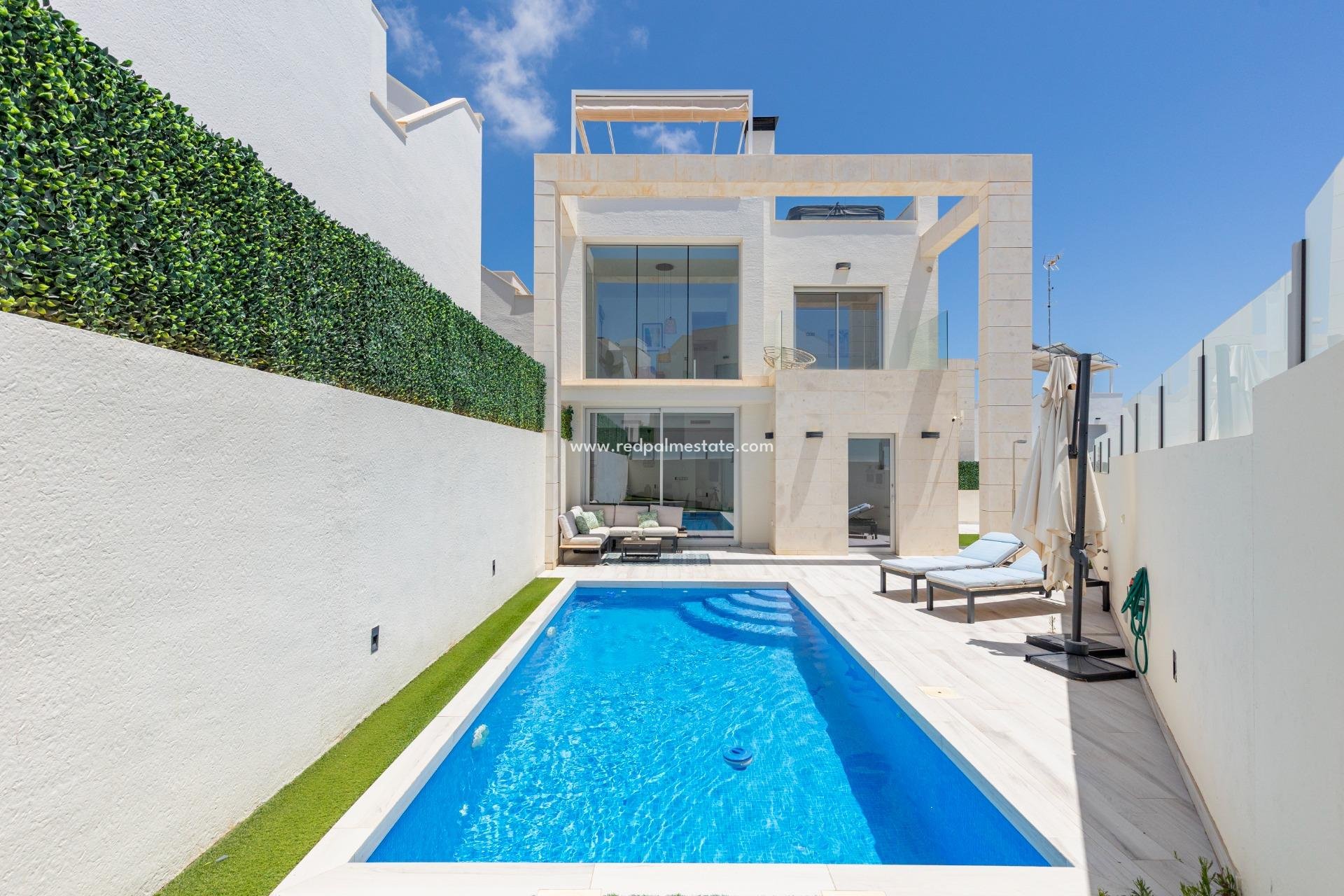 Resale - Villa -
Orihuela Costa - Lomas de Cabo Roig