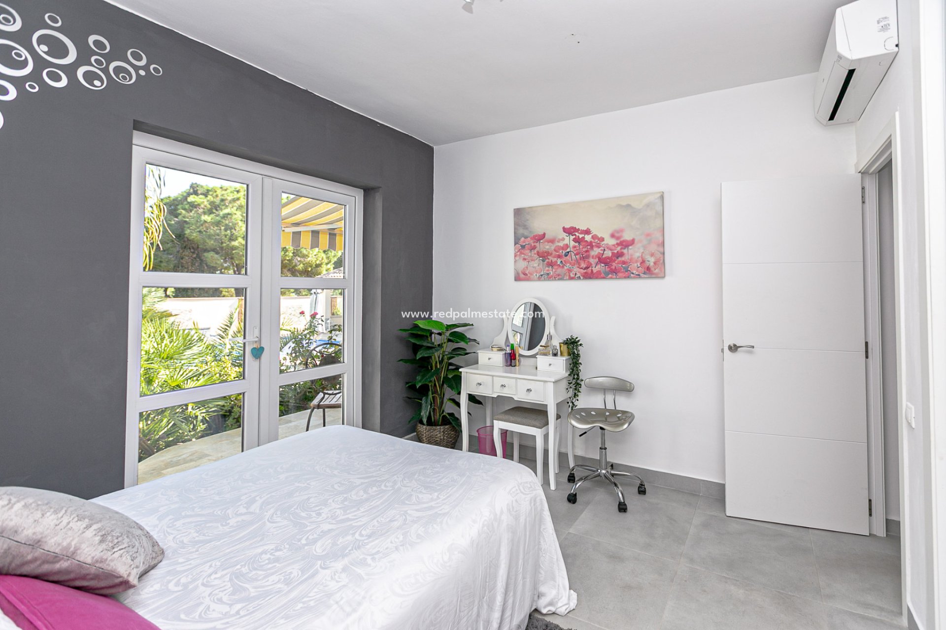 Resale - Villa -
Orihuela Costa - Lomas de Don Juan