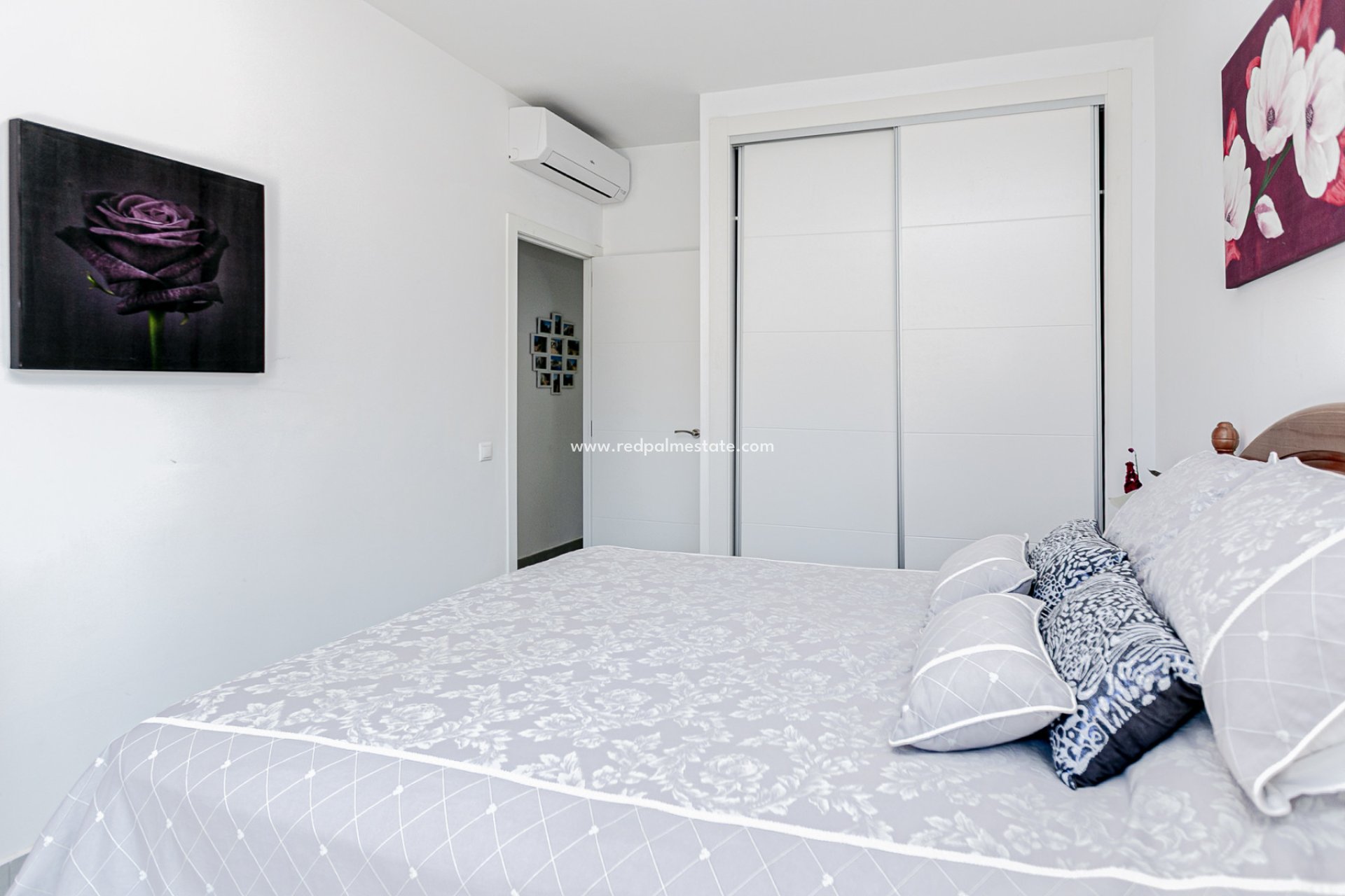 Resale - Villa -
Orihuela Costa - Lomas de Don Juan